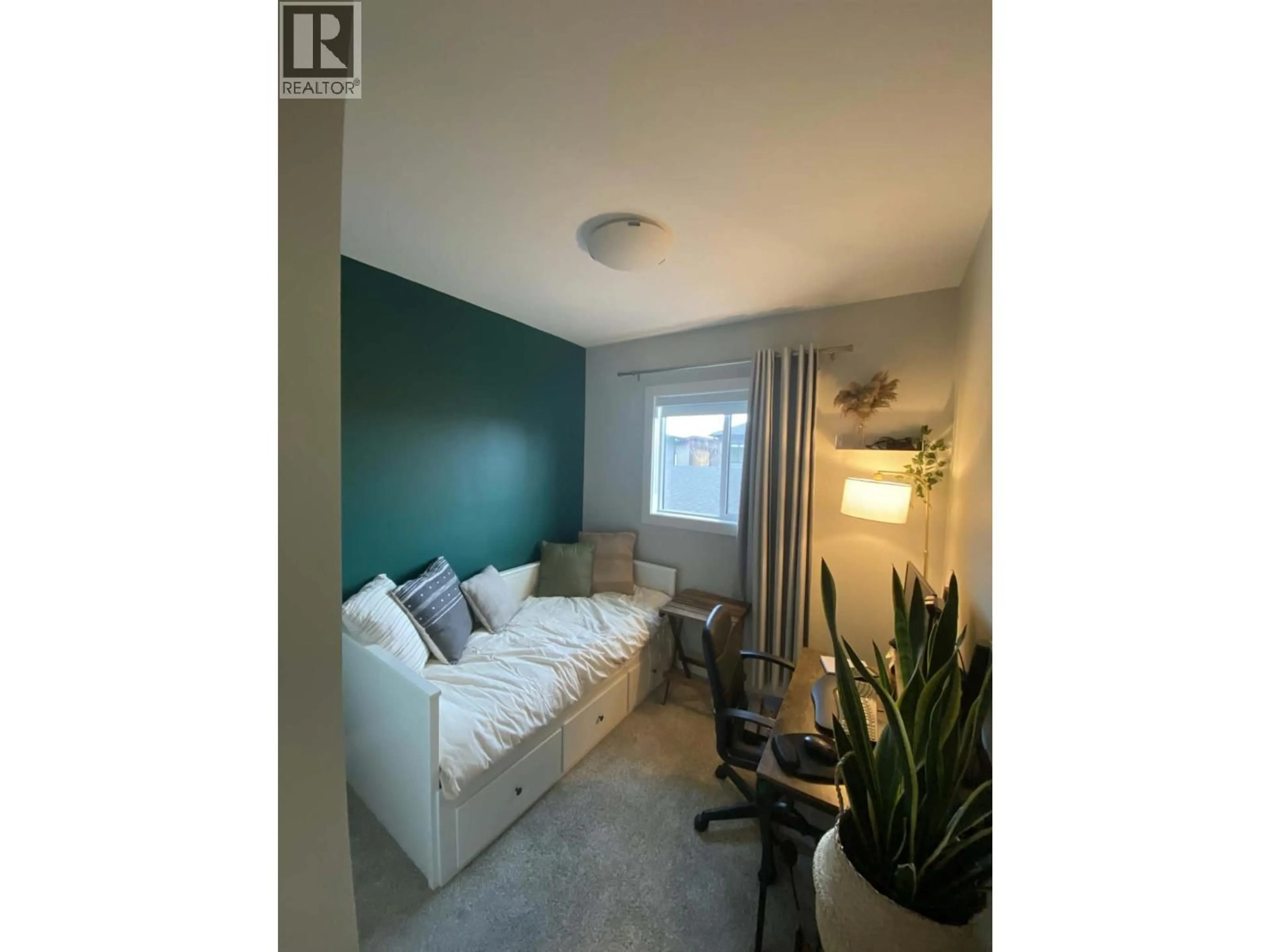 A pic of a room for 2 - 726 COOPLAND CRESCENT, Kelowna British Columbia V1Y2V1