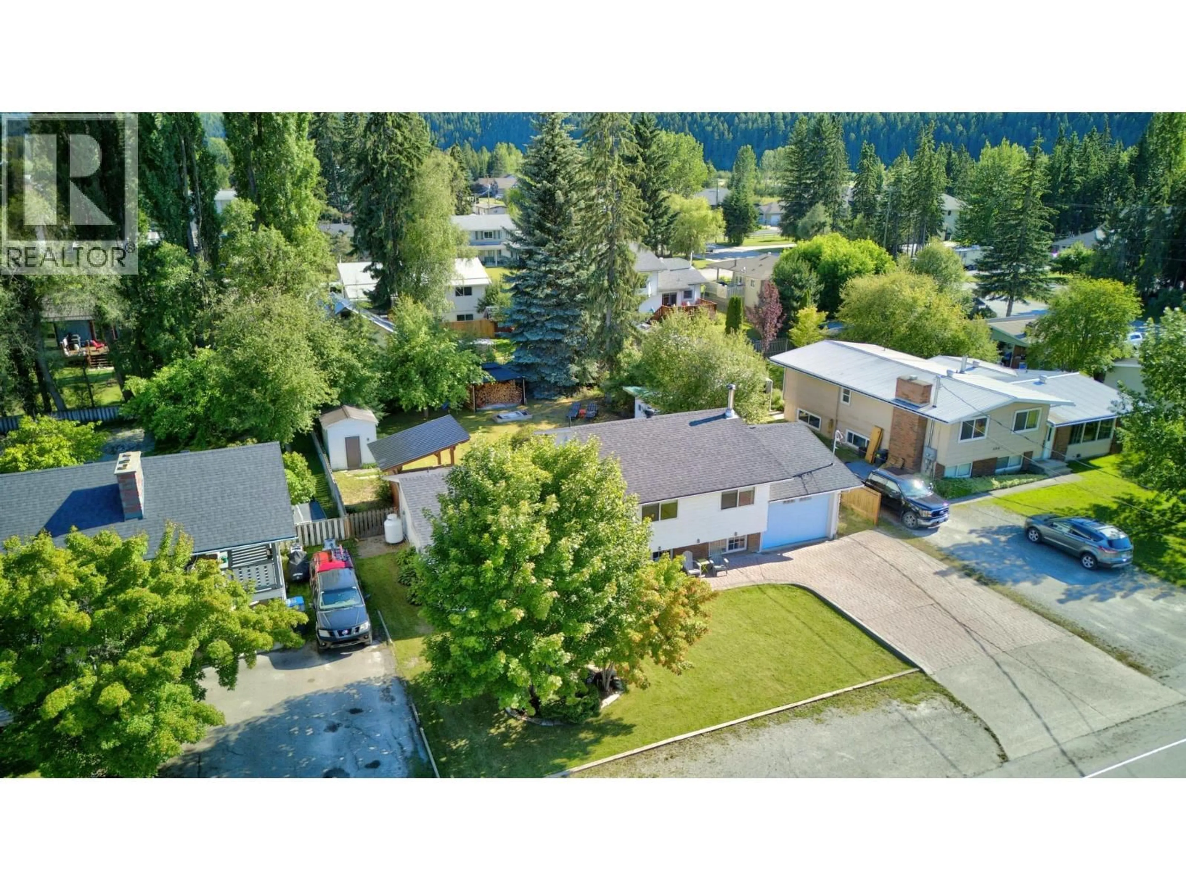 A pic from outside/outdoor area/front of a property/back of a property/a pic from drone, unknown for 506 5TH STREET, Golden British Columbia V0A1H0
