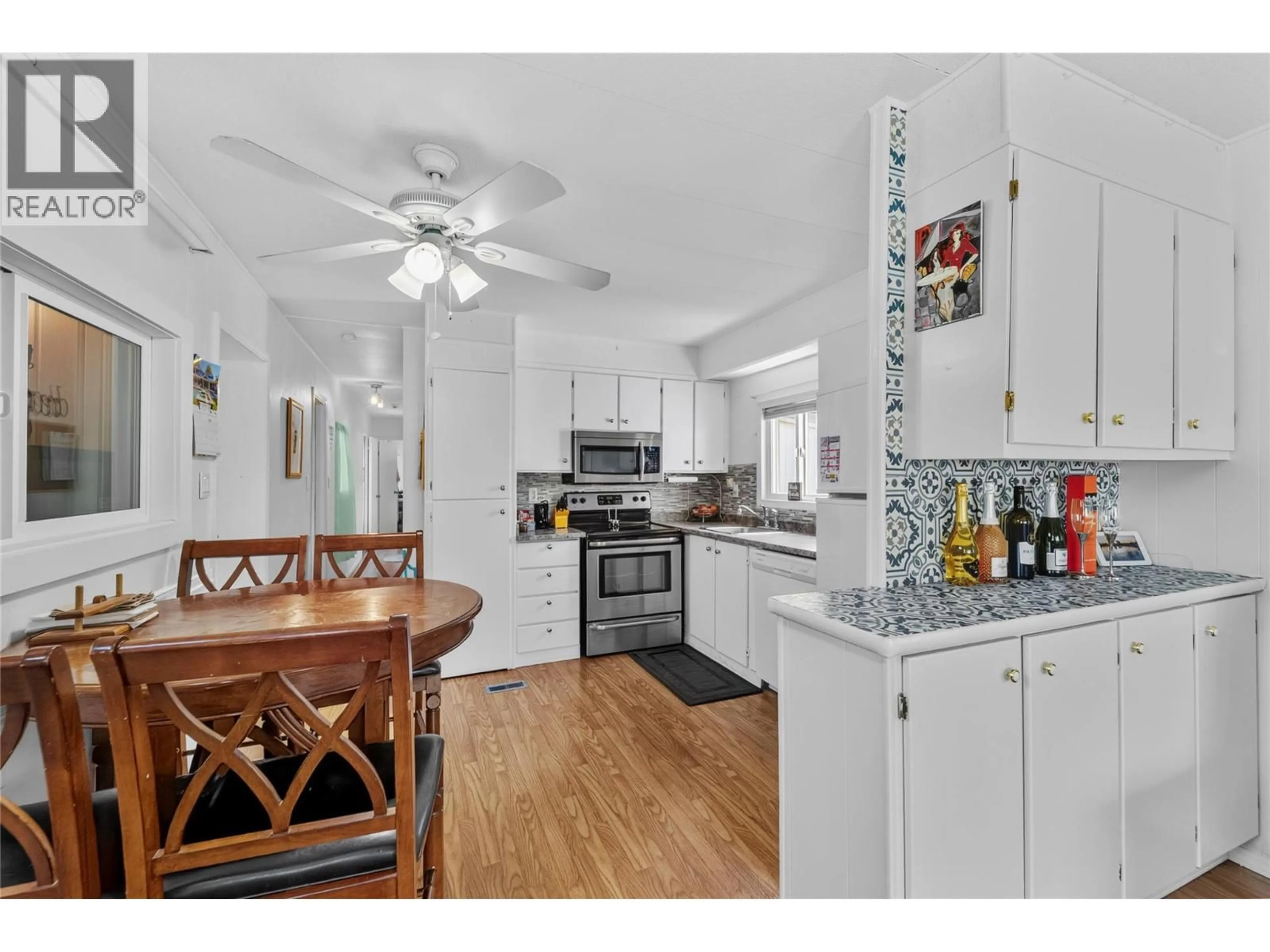 Open concept kitchen, unknown for 123 - 2401 ORD ROAD, Kamloops British Columbia V2B7V8