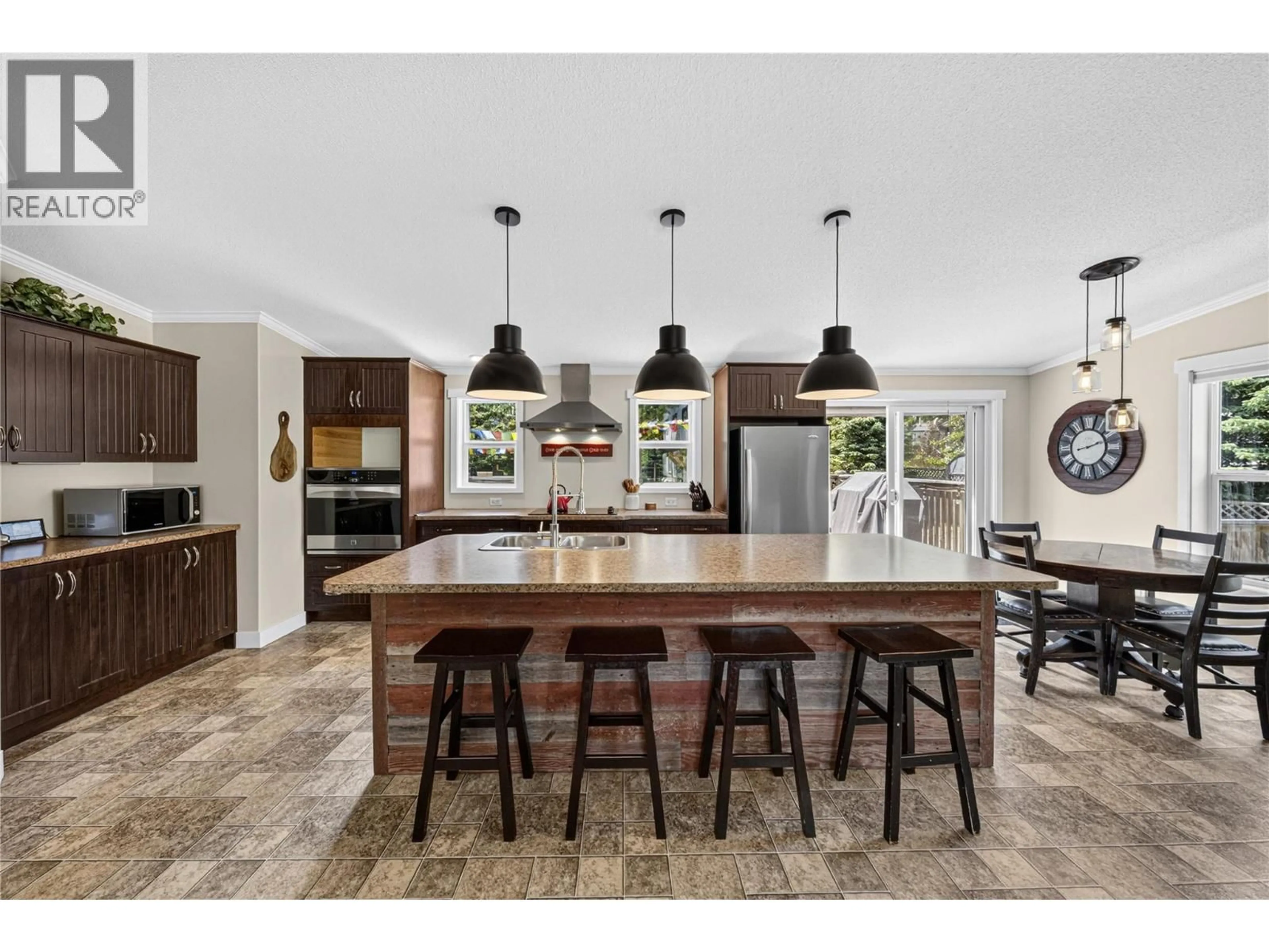 Open concept kitchen, ceramic/tile floor for 34 DAWSON CRESCENT, Elkford British Columbia V0B1H0
