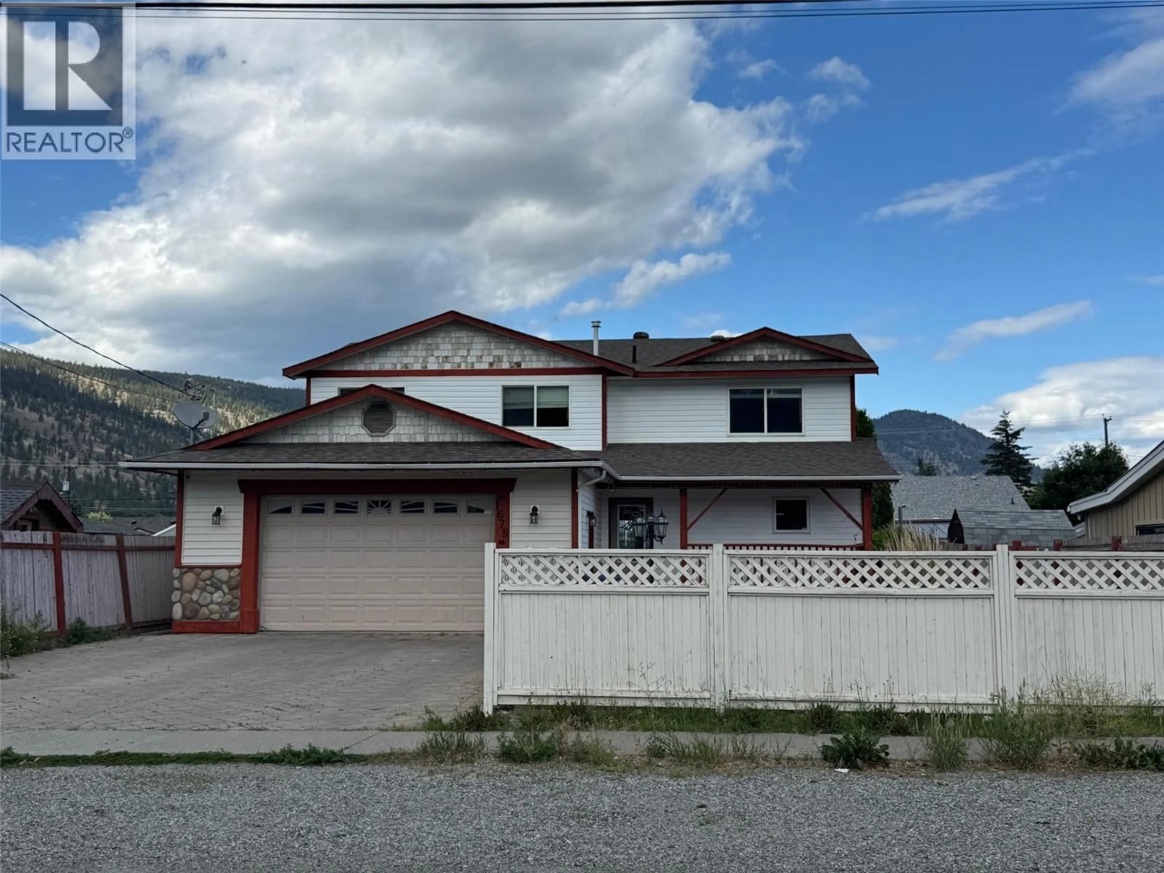 Home with vinyl exterior material, street for 1675 CANFORD AVENUE, Merritt British Columbia V1K1B8