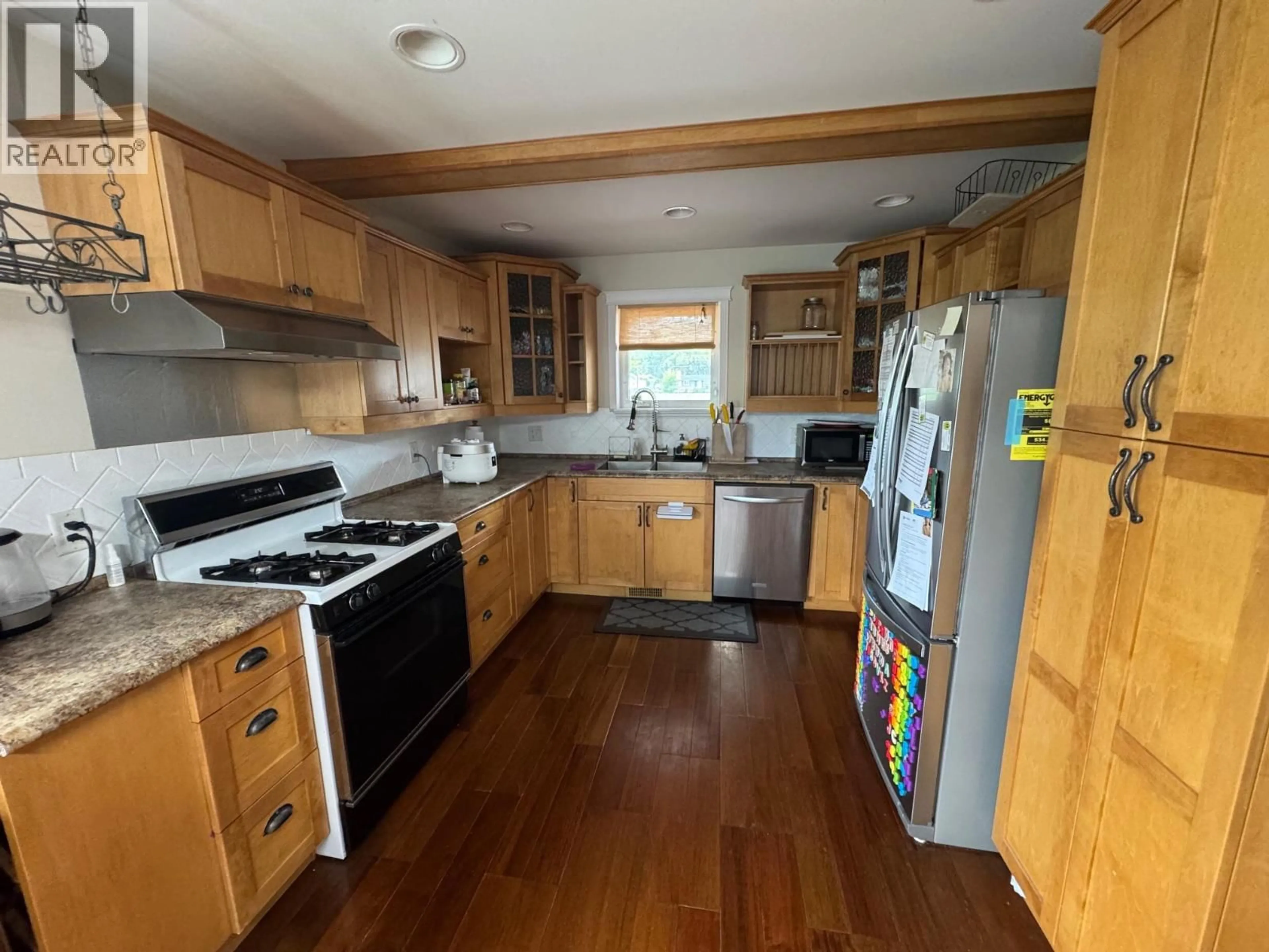 Standard kitchen, wood/laminate floor for 1675 CANFORD AVENUE, Merritt British Columbia V1K1B8