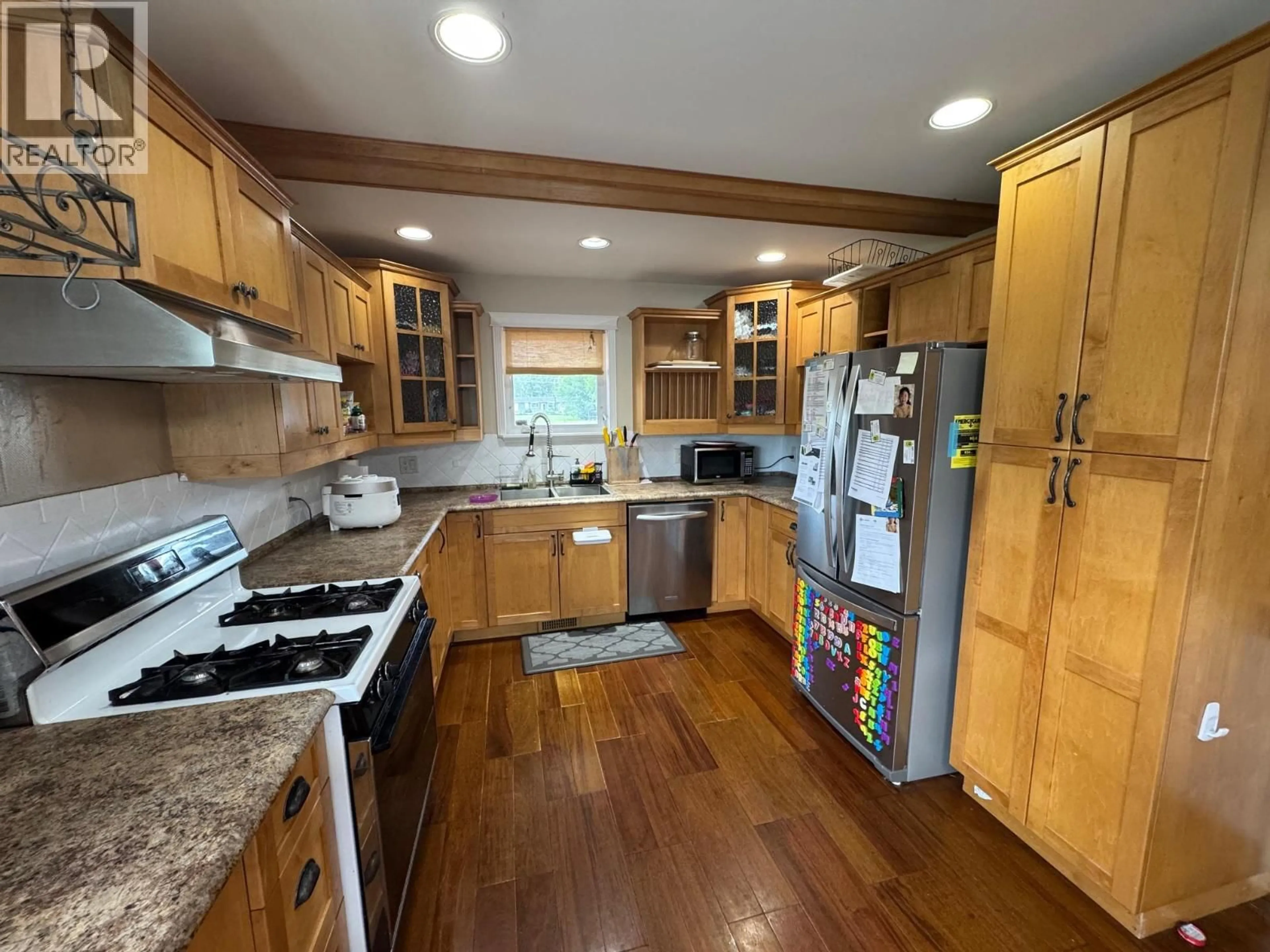 Standard kitchen, wood/laminate floor for 1675 CANFORD AVENUE, Merritt British Columbia V1K1B8