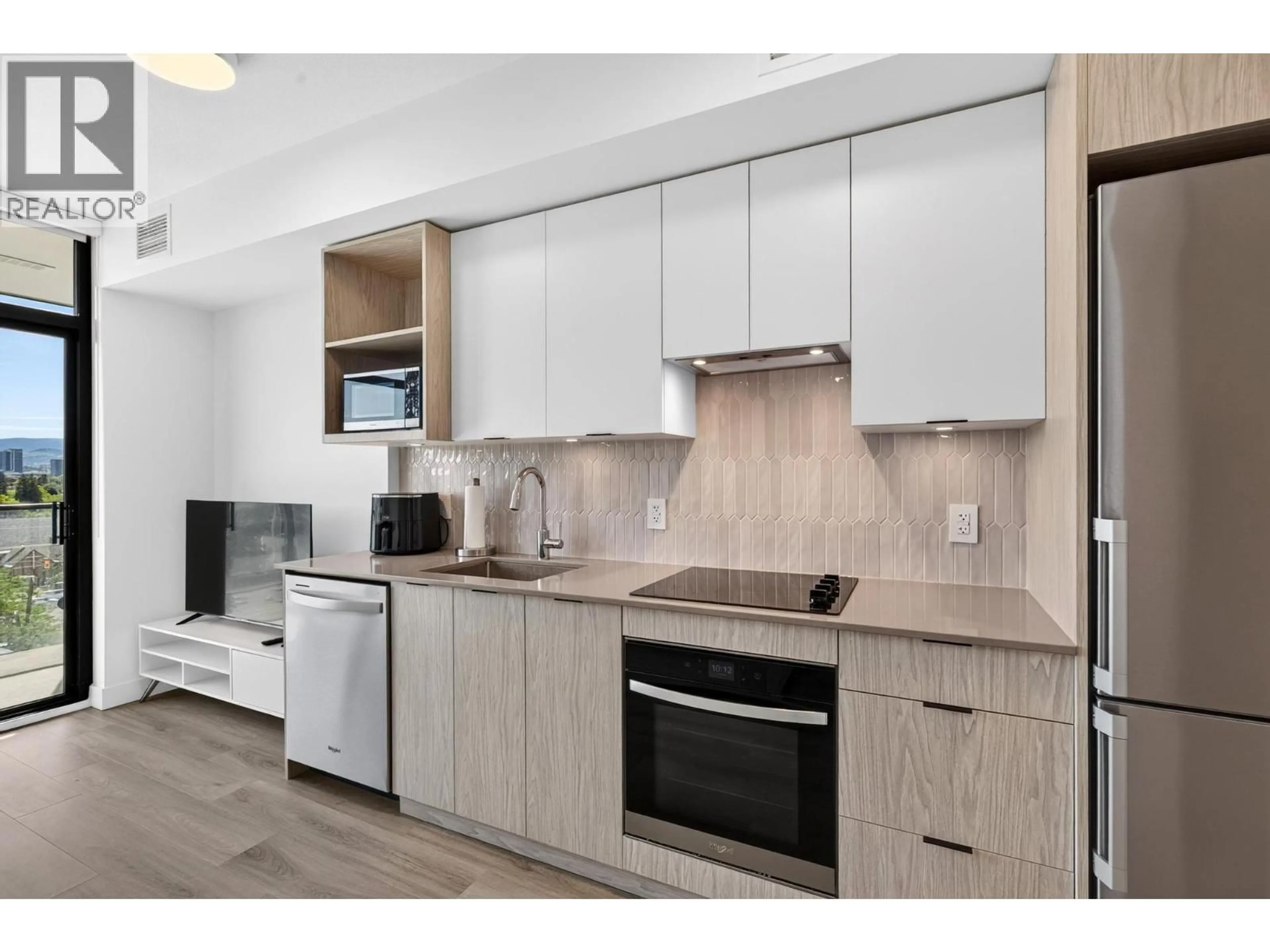 Standard kitchen, unknown for 807 - 1488 BERTRAM STREET, Kelowna British Columbia V1Y0M6