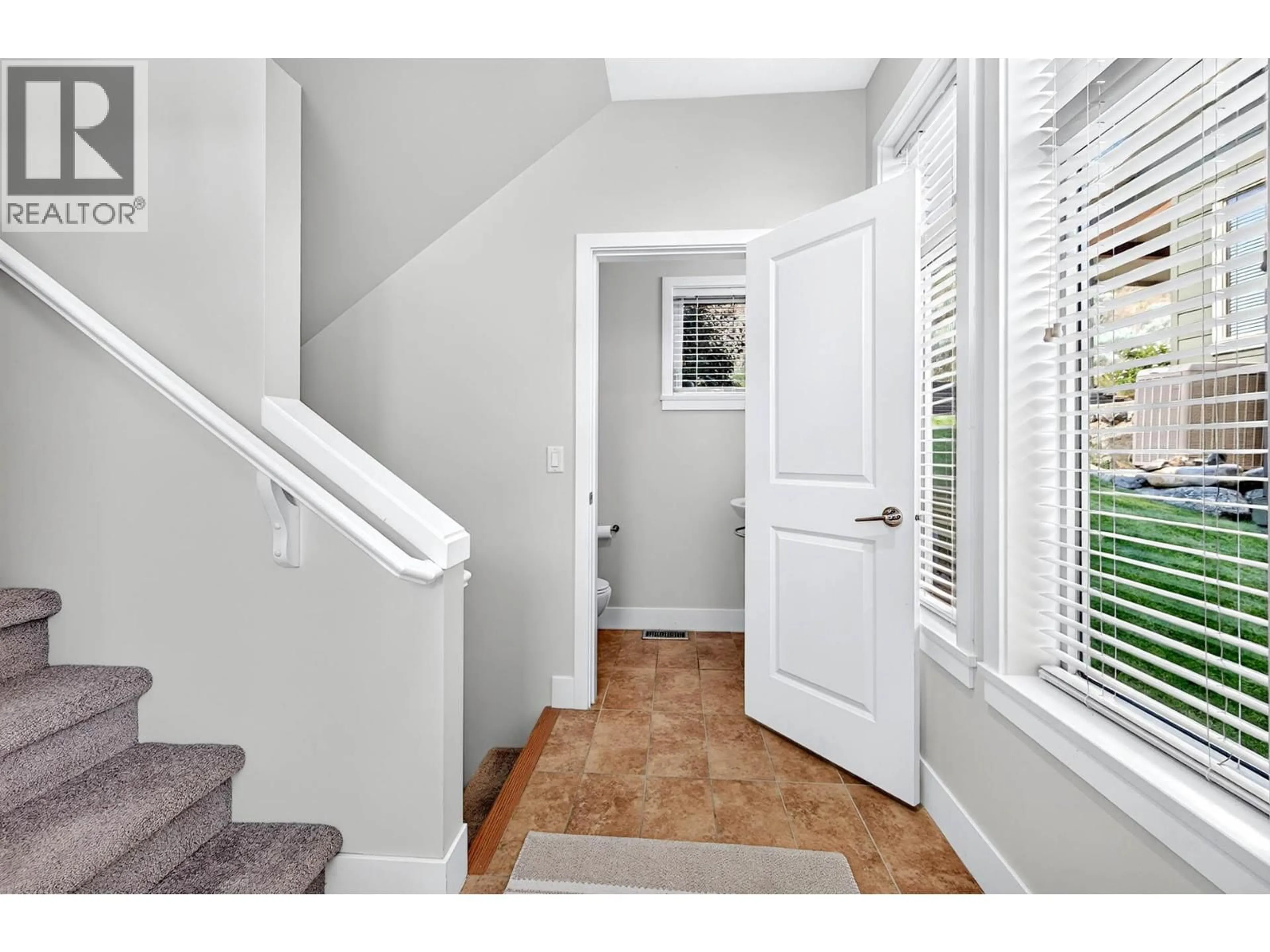 Indoor entryway for 89 - 130 COLEBROOK ROAD, Kamloops British Columbia V1S0B4