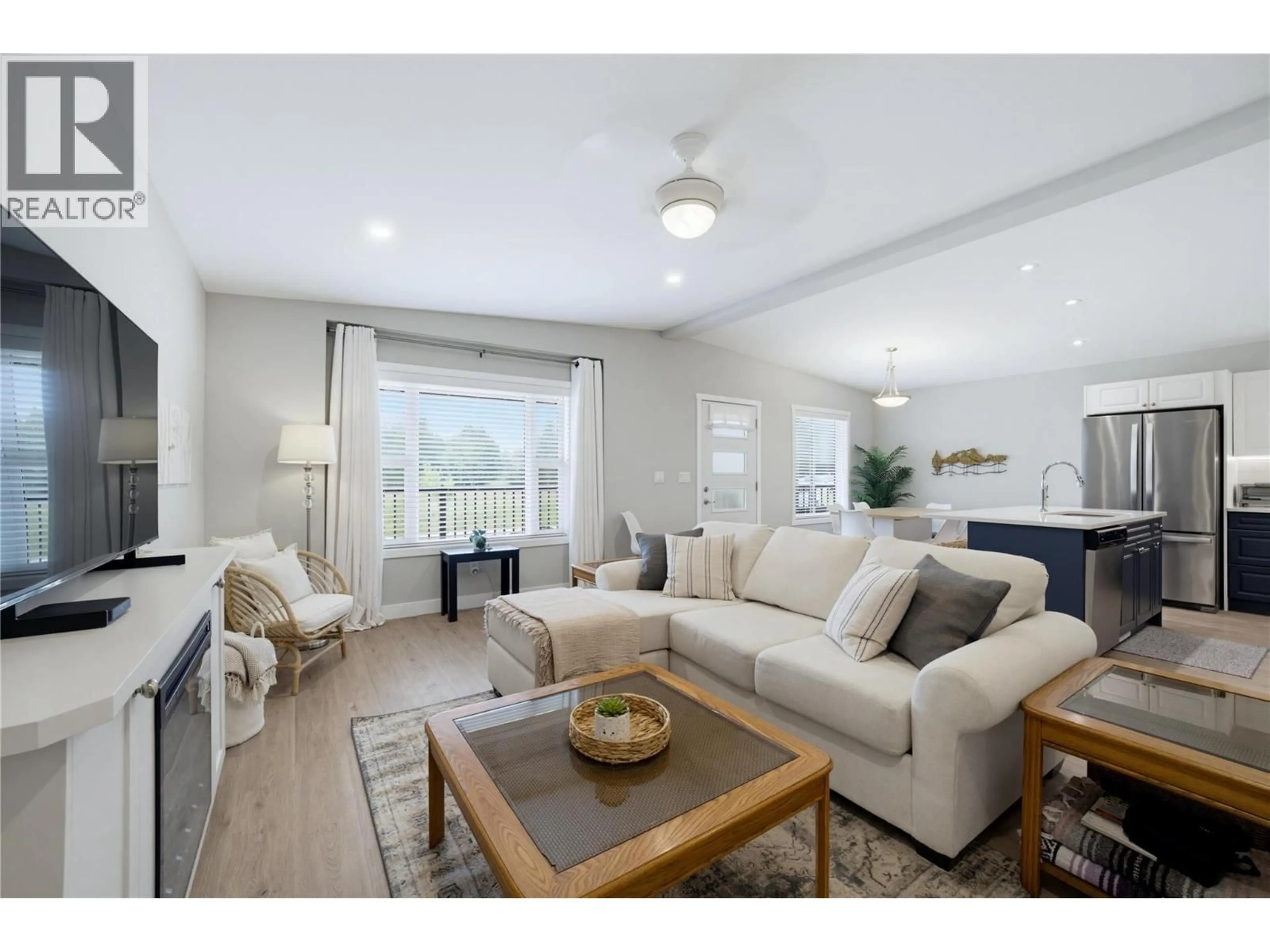 Living room with furniture, unknown for 728 ELDERBERRY WALK, Sicamous British Columbia V0E2V0