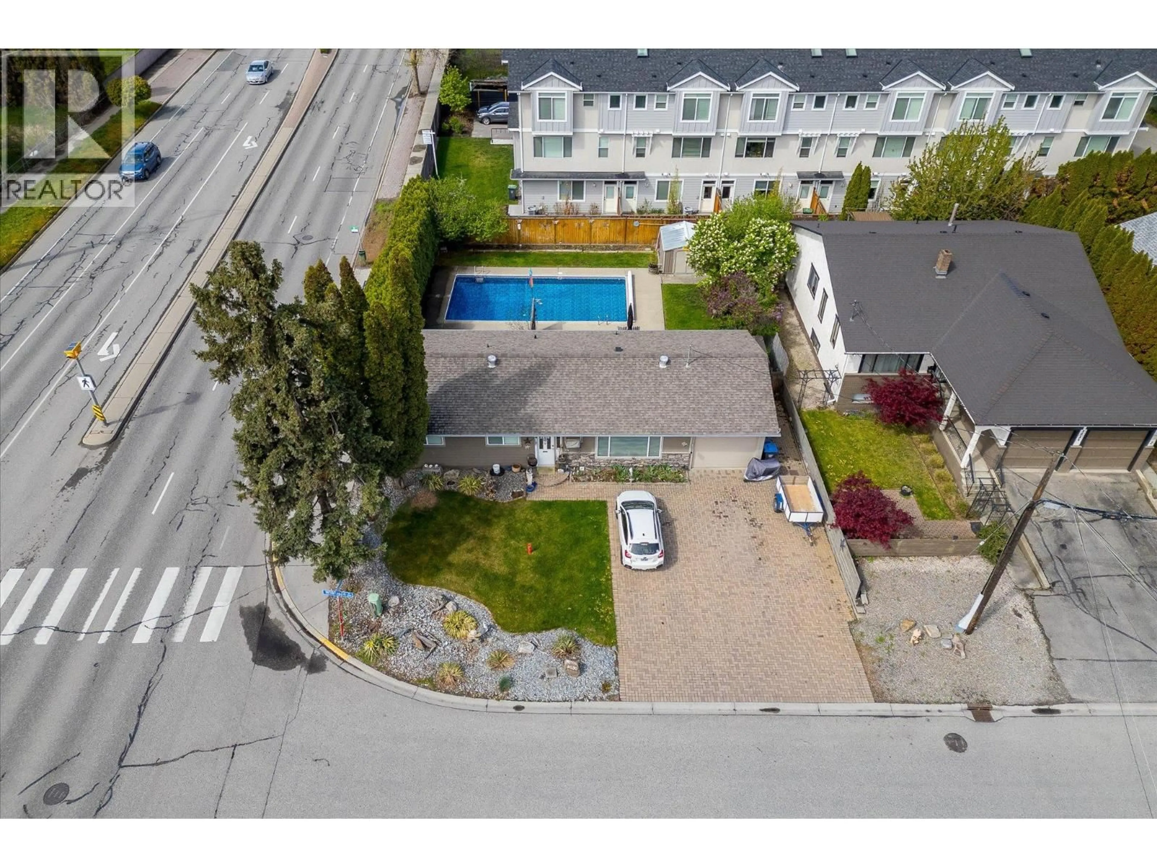 A pic from outside/outdoor area/front of a property/back of a property/a pic from drone, street for 2030 WILKINSON STREET, Kelowna British Columbia V1Y3Z8