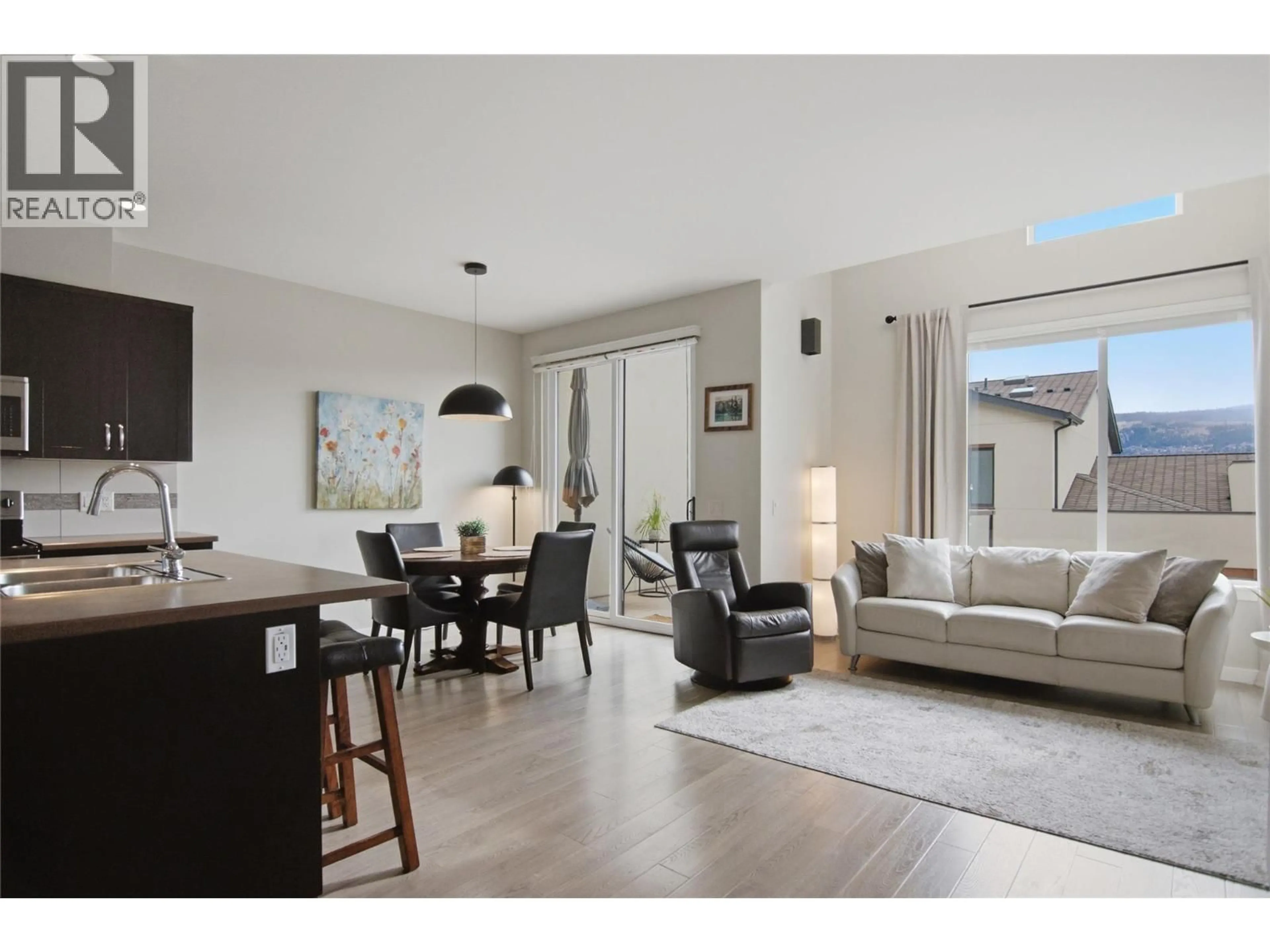 Living room with furniture, unknown for 504 BELMONTE DRIVE, Kamloops British Columbia V2H0C6