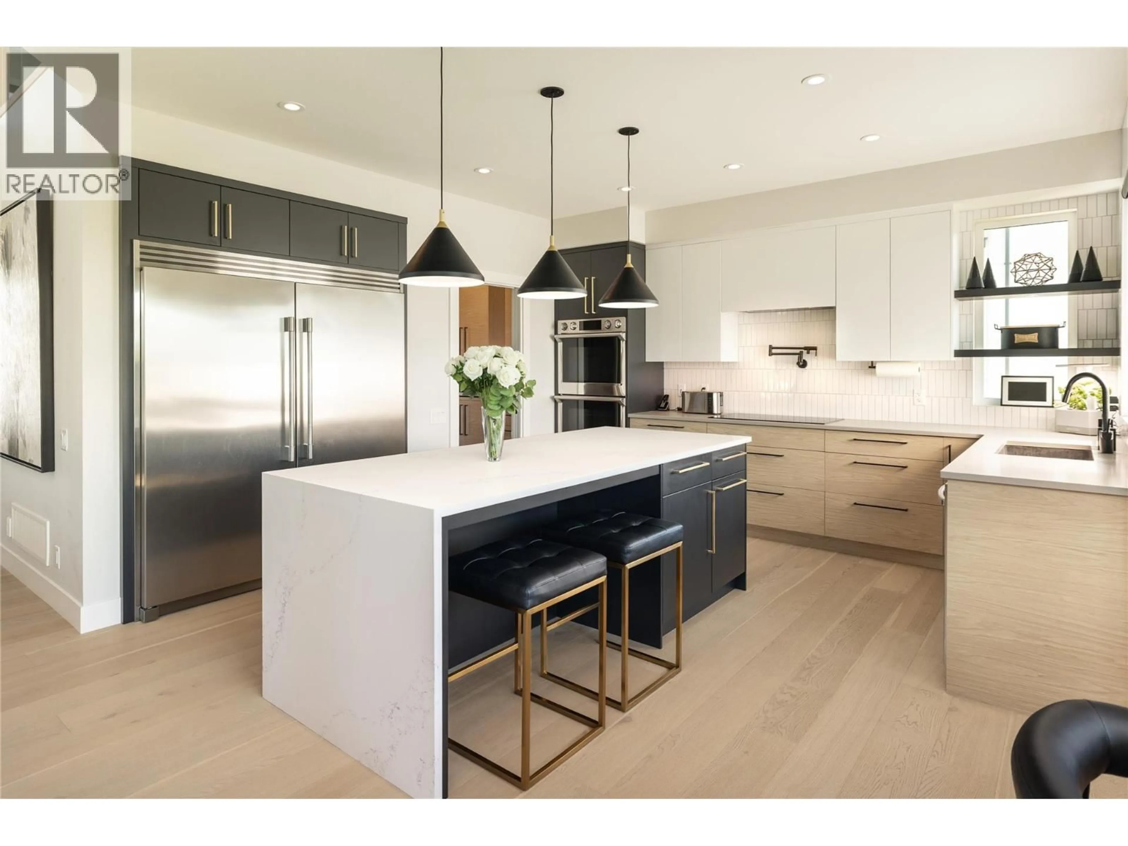 Contemporary kitchen, unknown for 4300 RUSSO STREET, Kelowna British Columbia V1W0B6