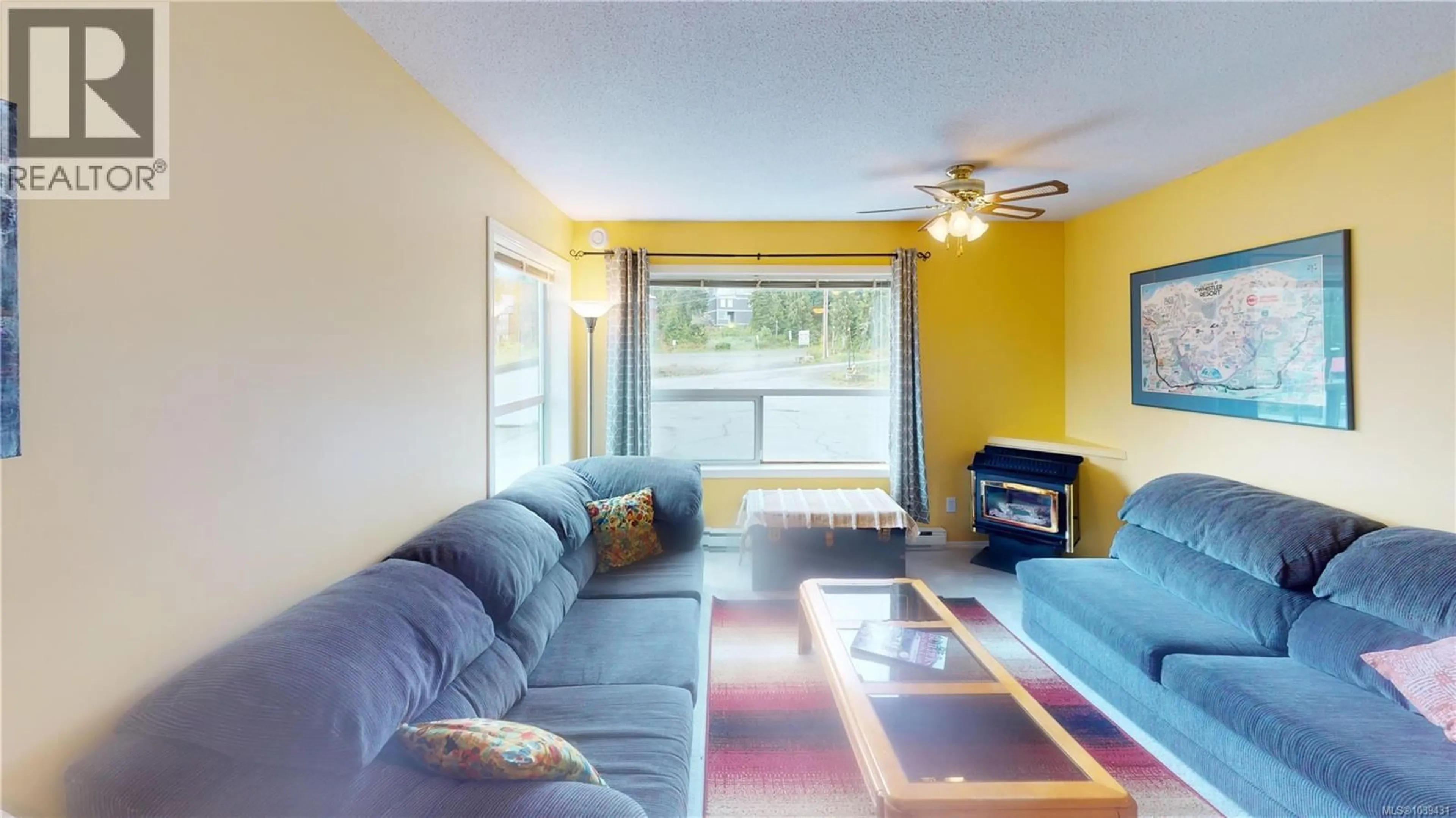 Living room with furniture, unknown for 101 - 1105 HENRY ROAD, Courtenay British Columbia V9J1L0