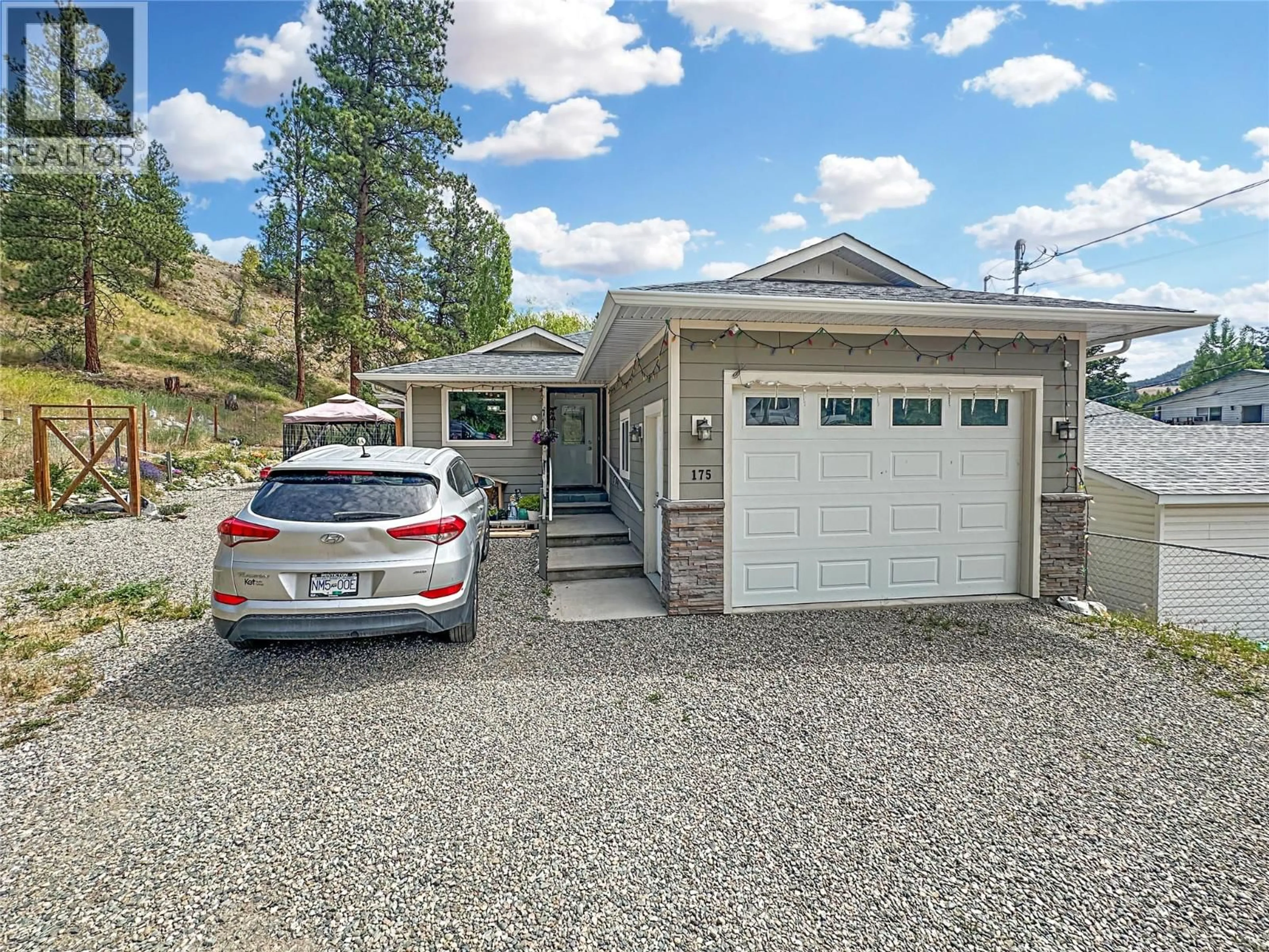Indoor garage for 175 DOLLIE STREET, Princeton British Columbia V0X1W0