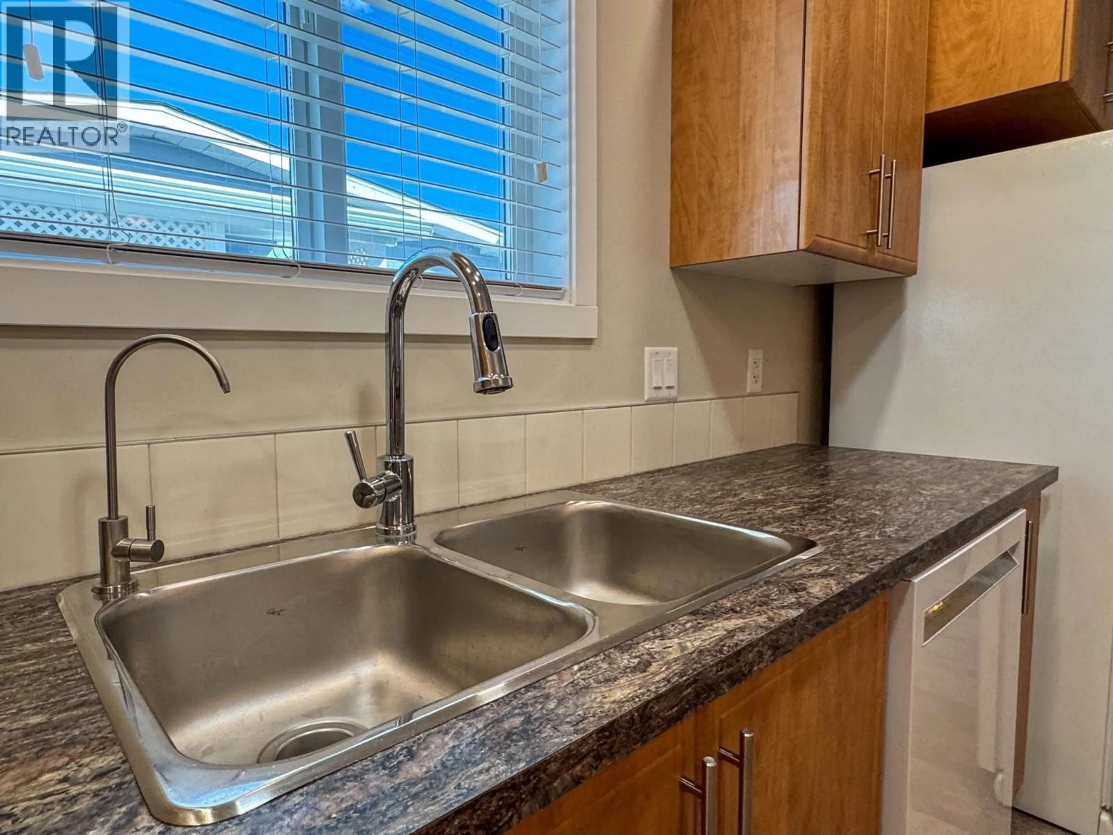 Standard kitchen, unknown for 110B - 3591 OLD VERNON ROAD, Kelowna British Columbia V1X6P4
