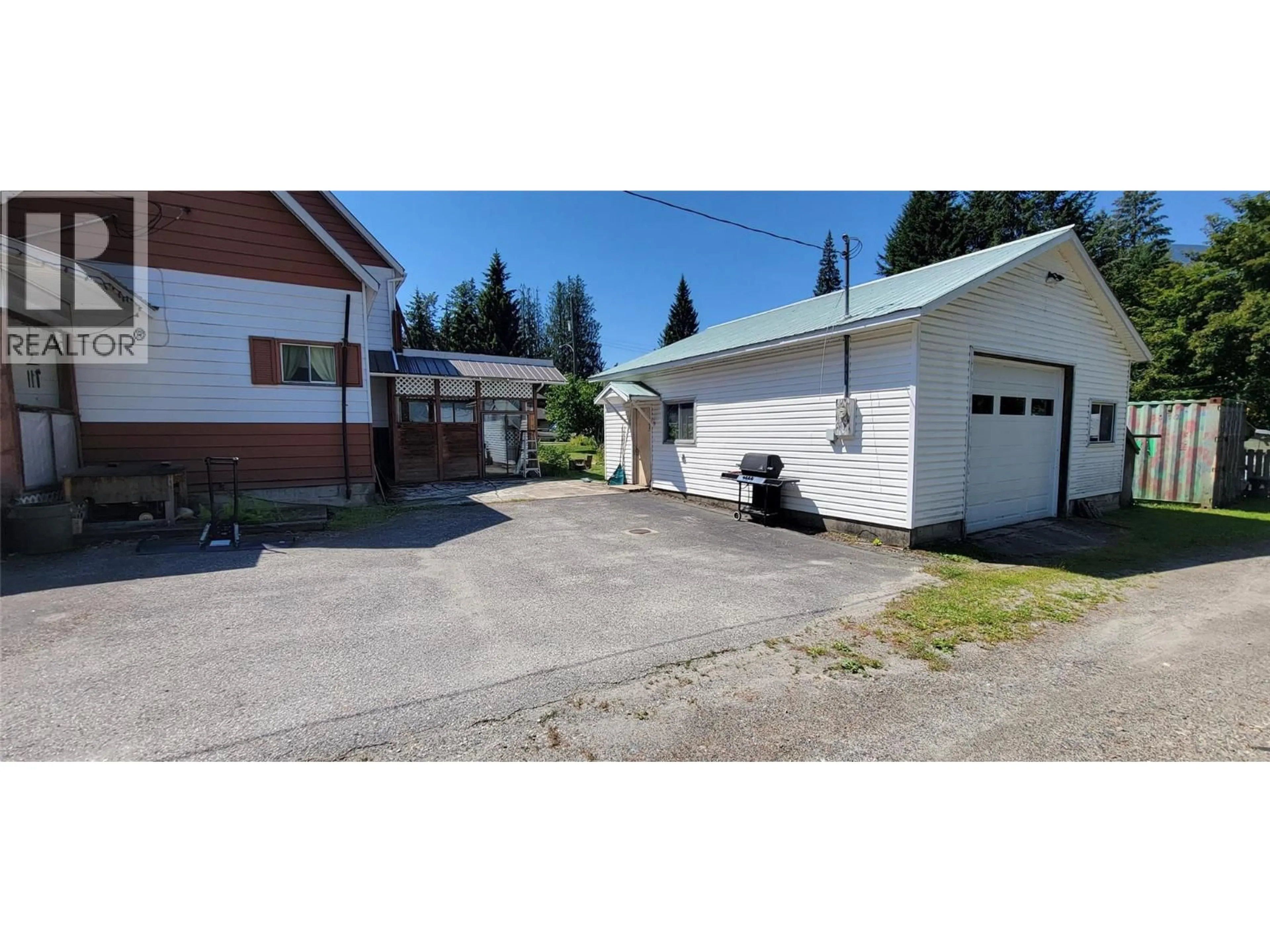 Indoor garage for 318 8TH AVENUE, New Denver British Columbia V0G1S1