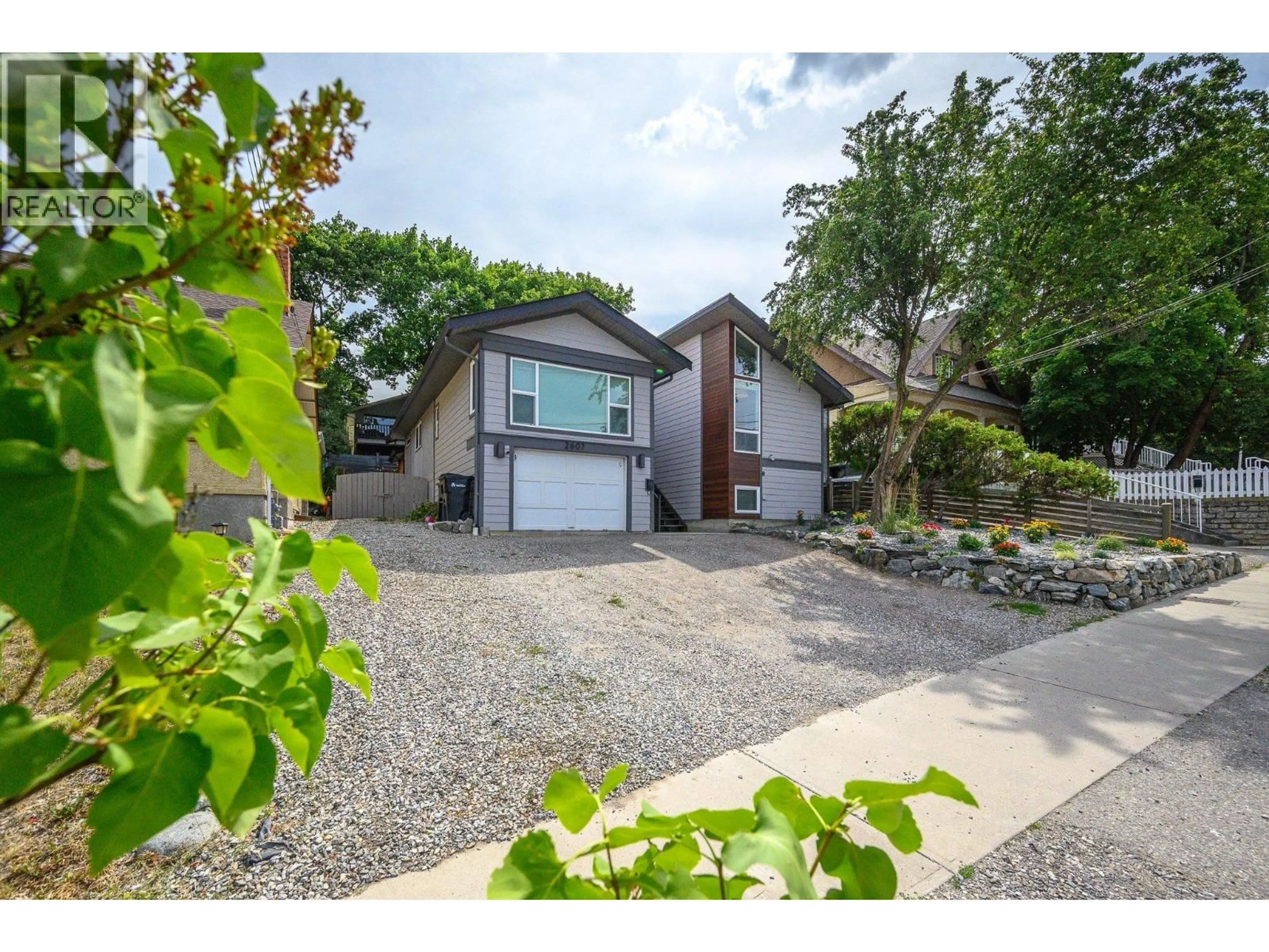 A pic from outside/outdoor area/front of a property/back of a property/a pic from drone, street for 2607 26 STREET, Vernon British Columbia V1T4T6