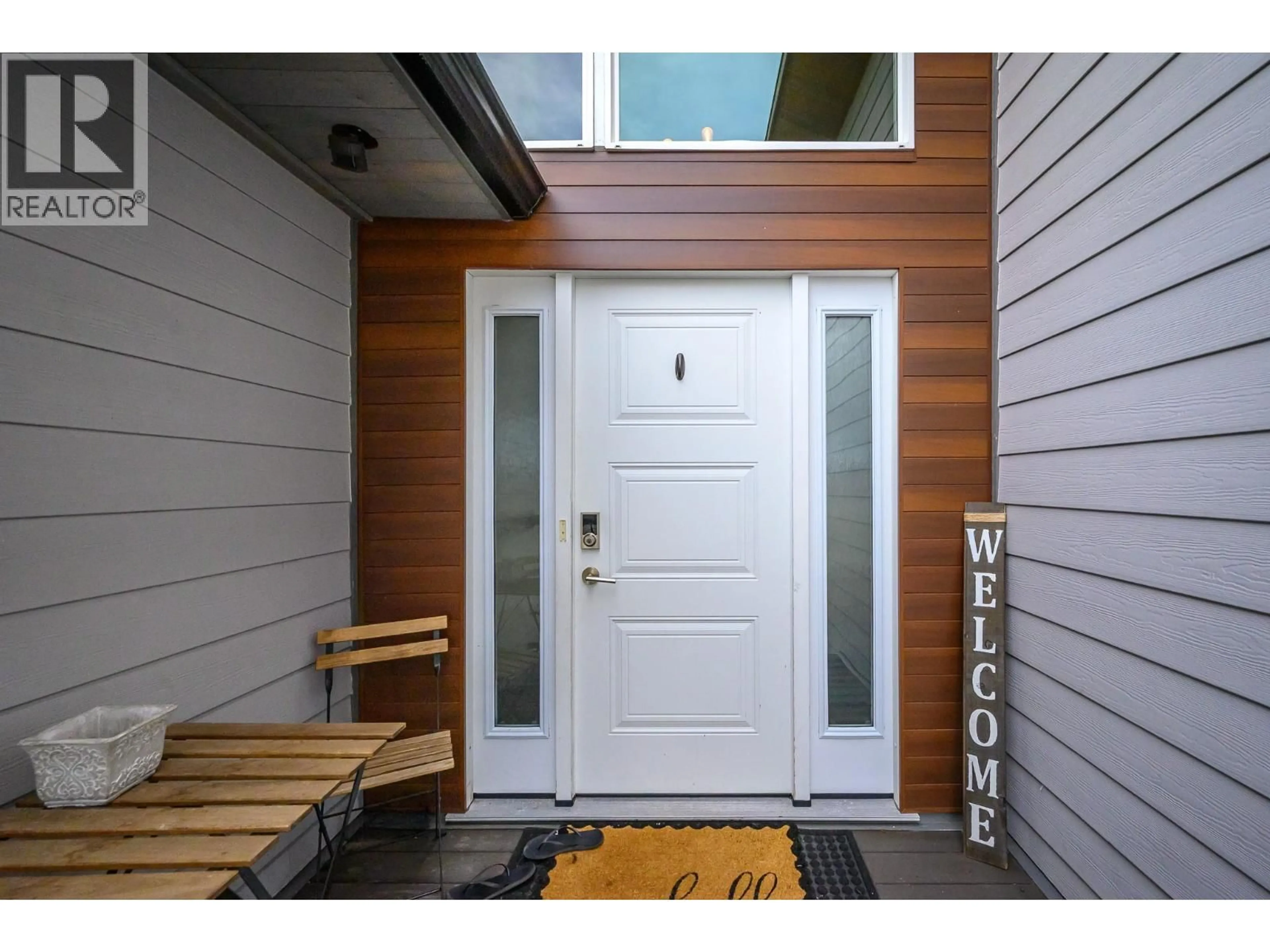 Indoor entryway for 2607 26 STREET, Vernon British Columbia V1T4T6