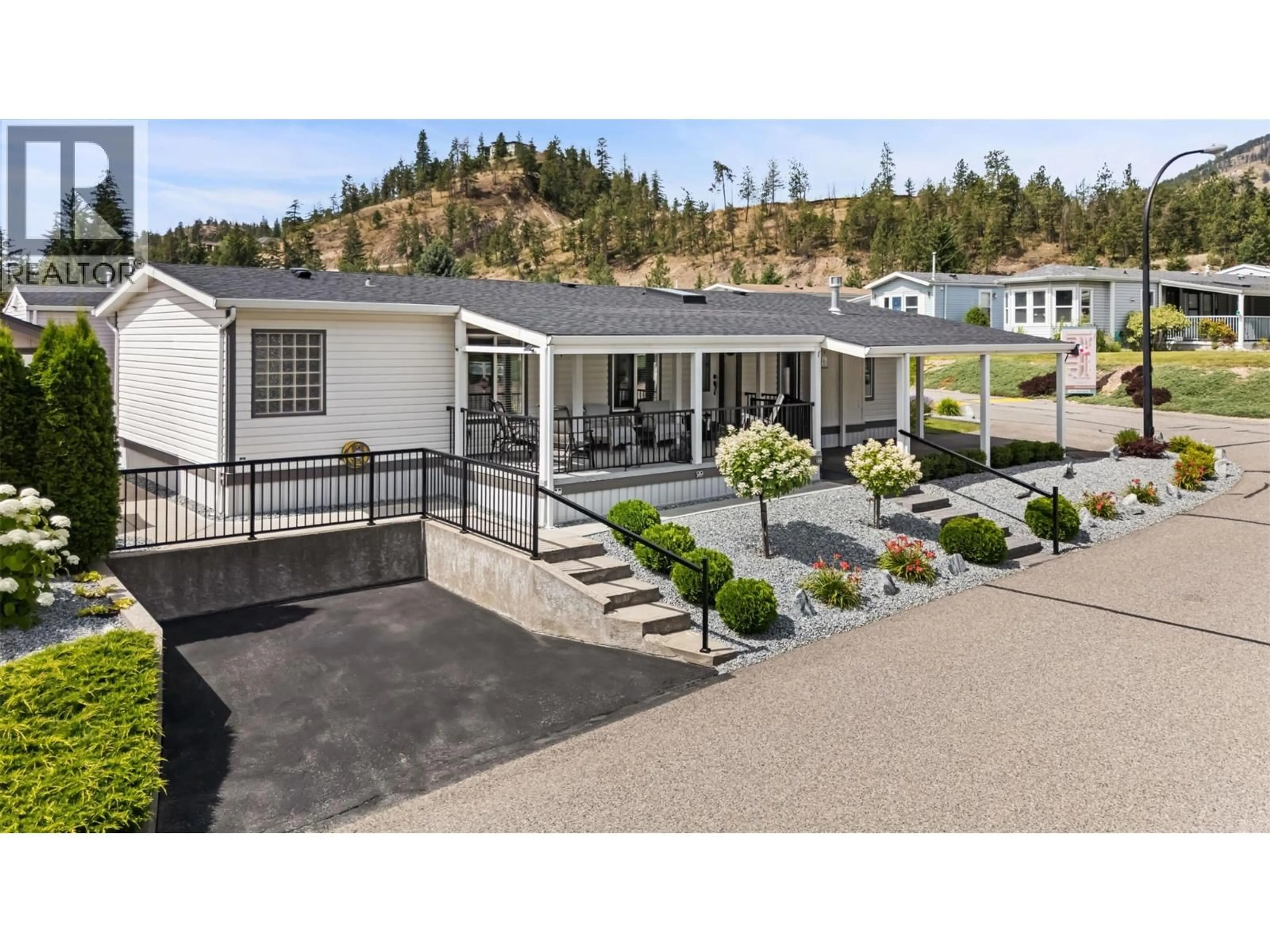 Home with vinyl exterior material, mountain view for 16 - 1850 SHANNON LAKE ROAD, West Kelowna British Columbia V4T1L6