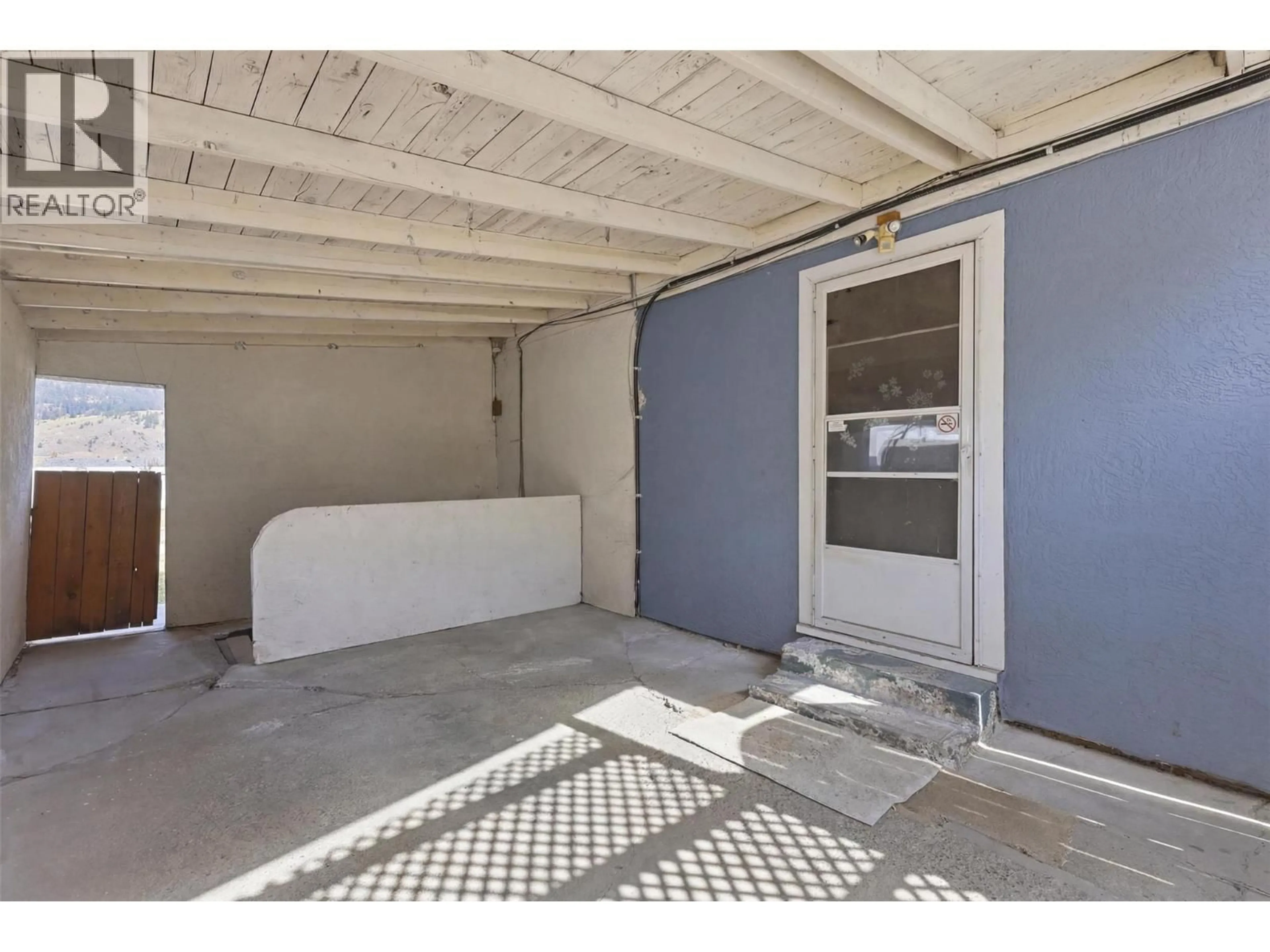 Indoor garage for 3987 YELLOWHEAD HIGHWAY, Kamloops British Columbia V2H1K6