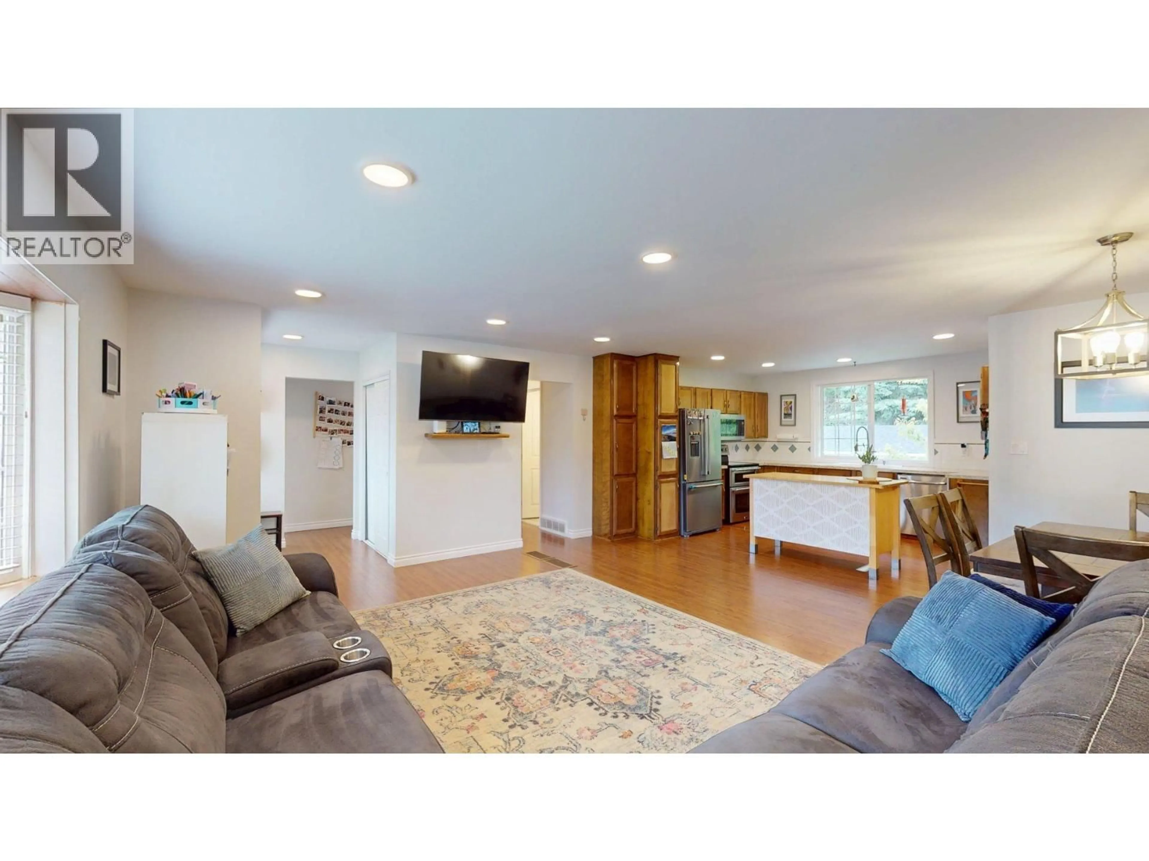 Open concept kitchen, unknown for 1165 NASHTON CRESCENT, Elkford British Columbia V0B1H0