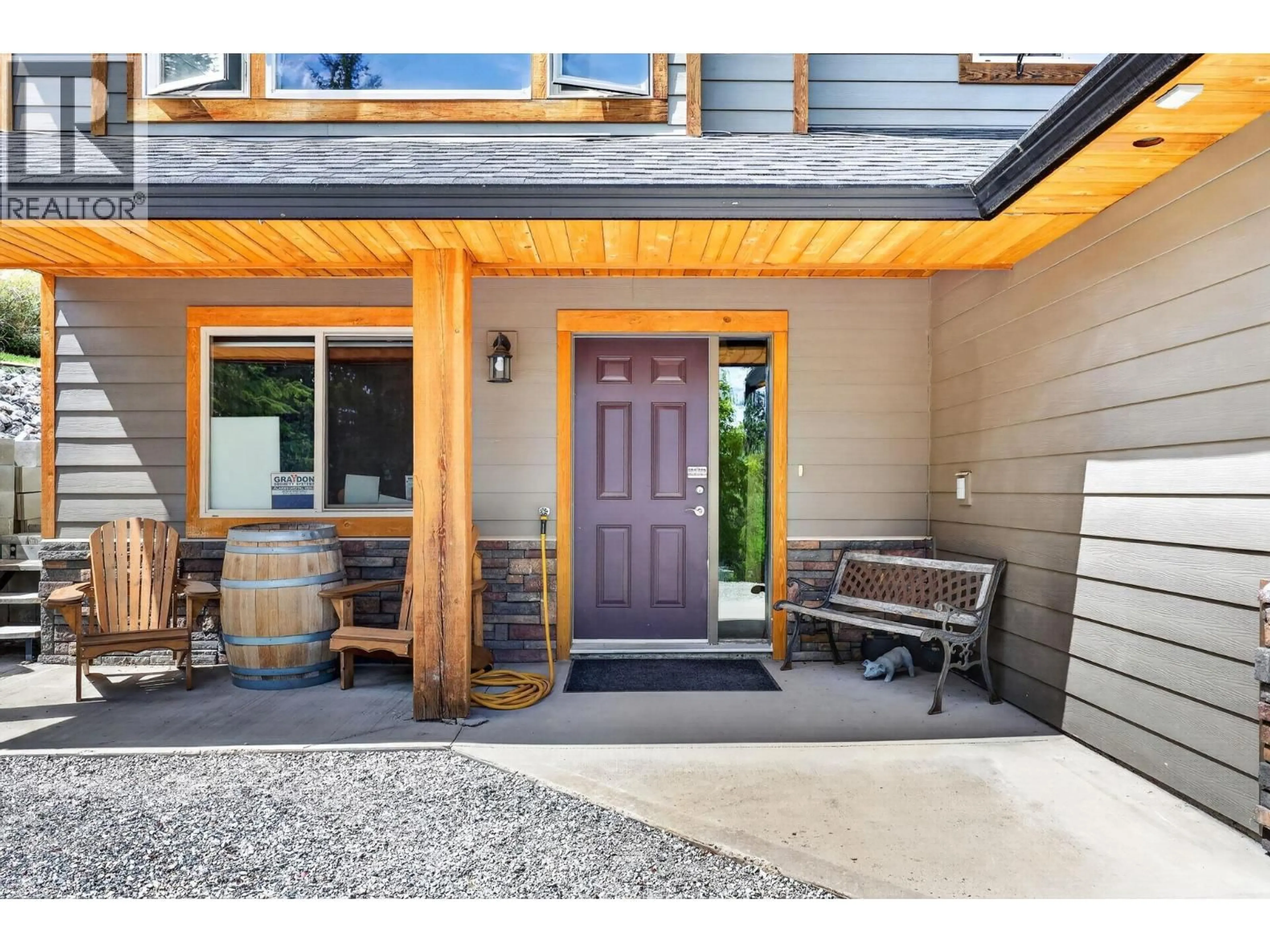 Indoor entryway for 87 LARCH ROAD, Vernon British Columbia V1H2C3