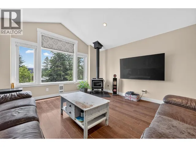 87 LARCH ROAD, Vernon 5