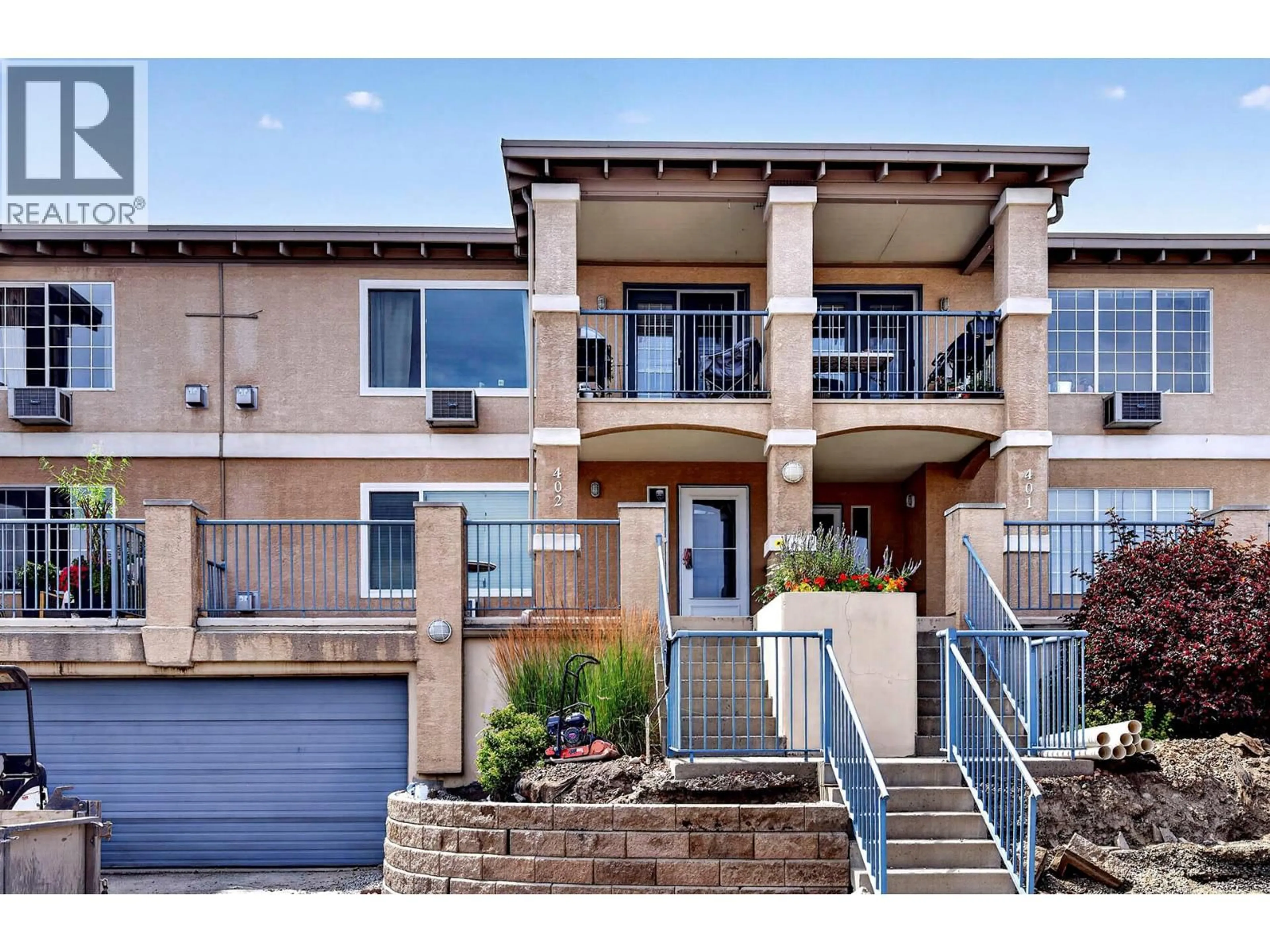 Home with brick exterior material, street for 402 - 875 SAHALI TERRACE, Kamloops British Columbia V2C6W9