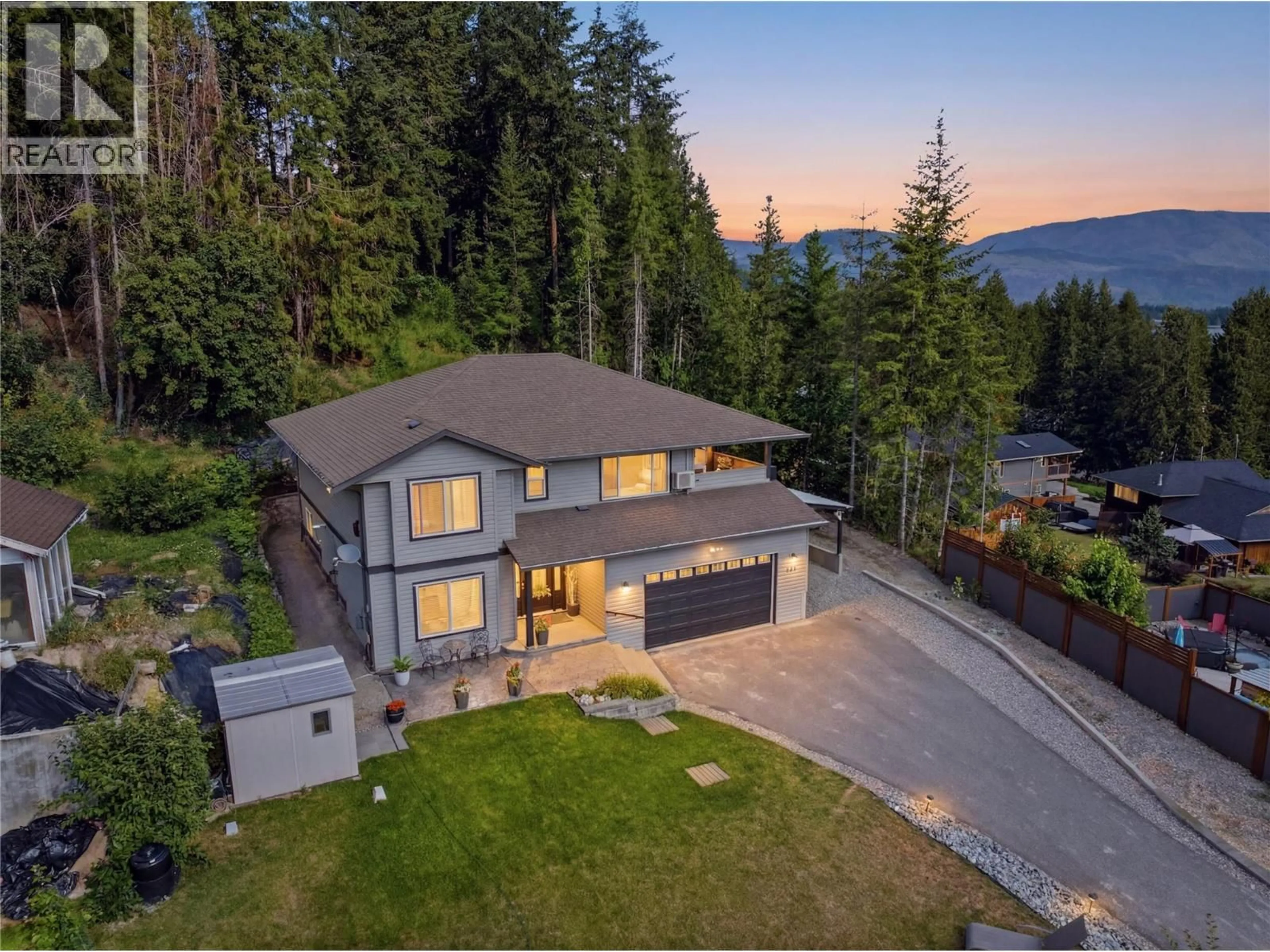 A pic from outside/outdoor area/front of a property/back of a property/a pic from drone, mountain view for 2529 PARKDALE PLACE, Blind Bay British Columbia V0E1H2
