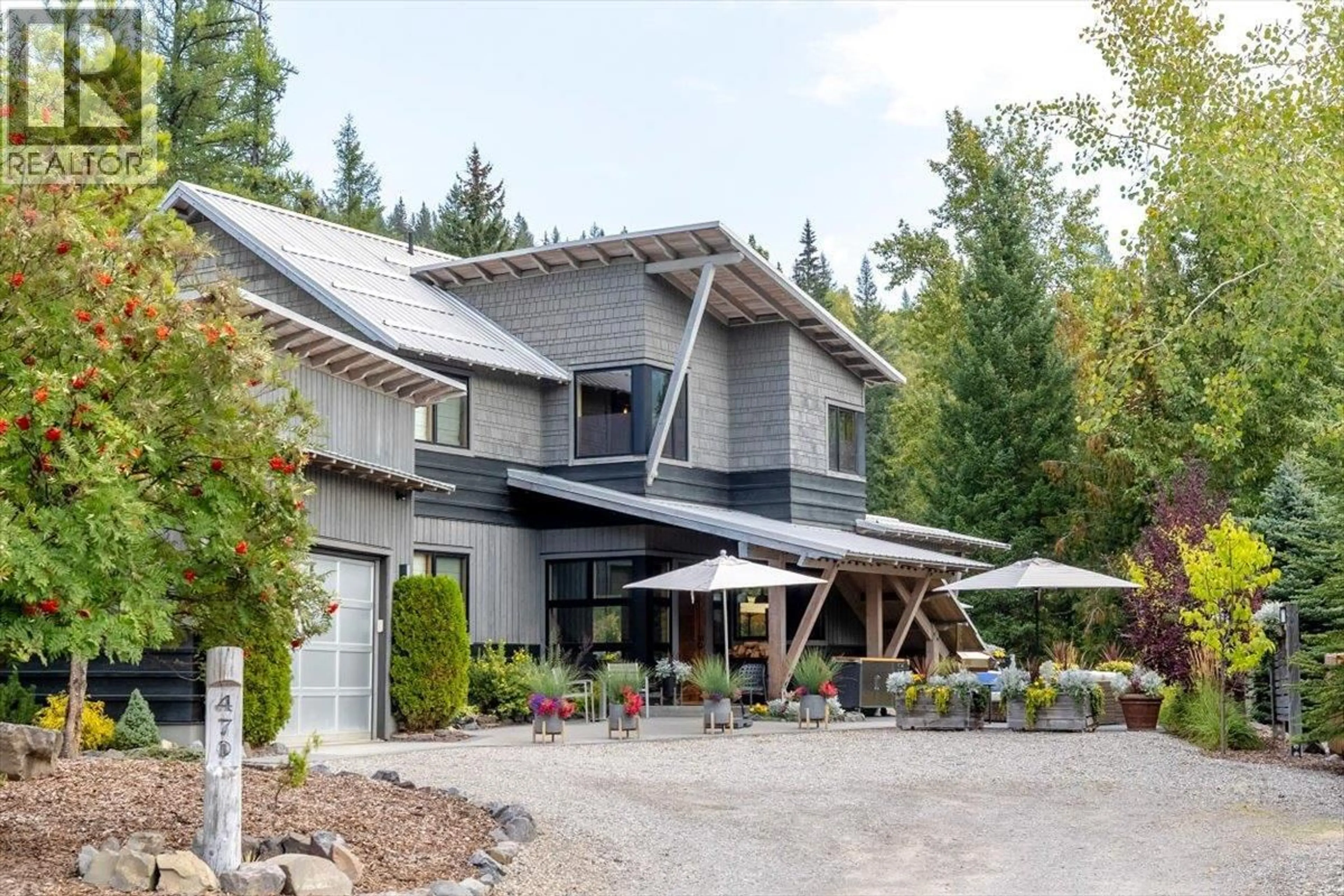 Patio, mountain view for 470 CANYON TRAIL, Fernie British Columbia V0B1M5