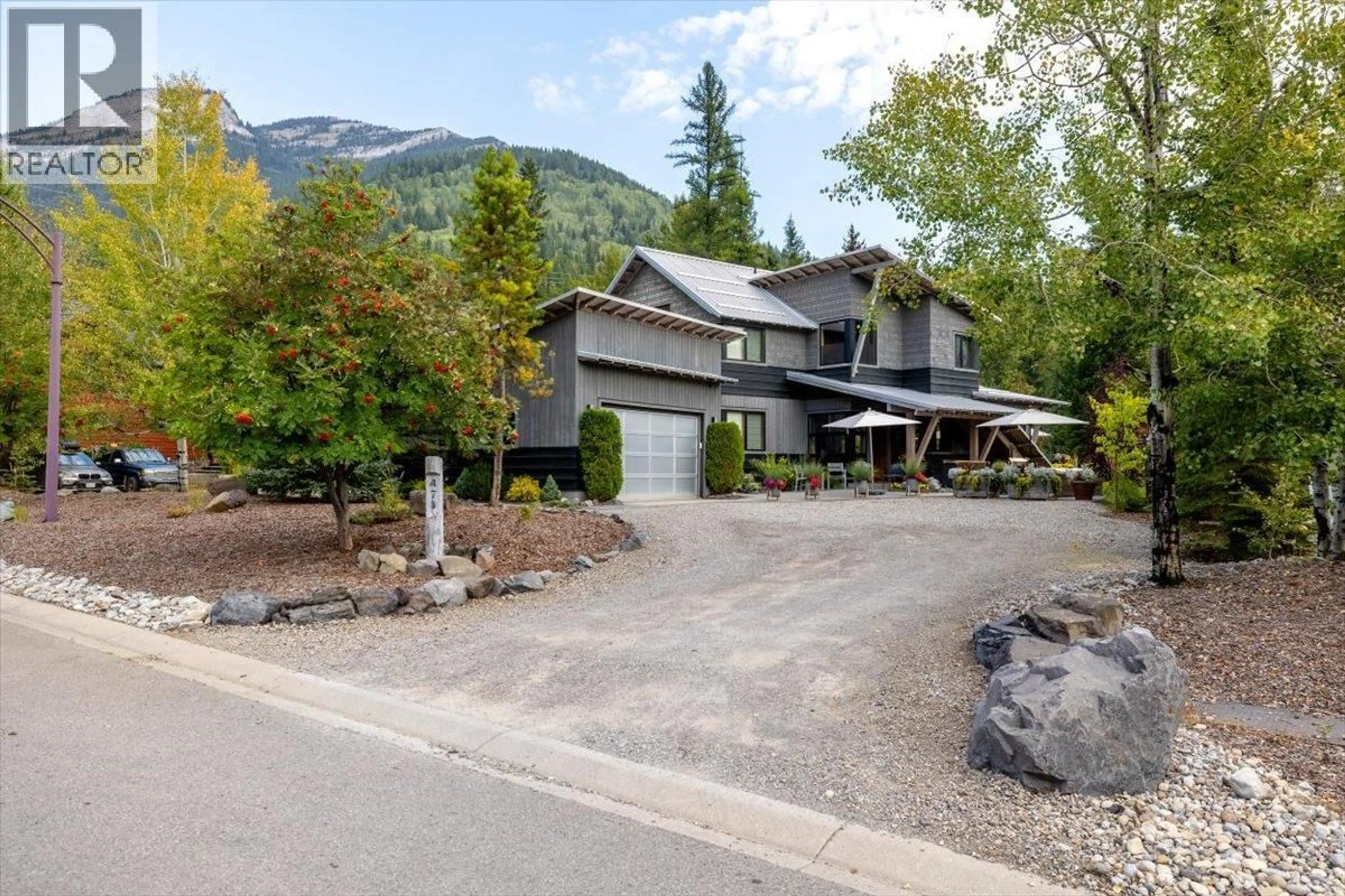 A pic from outside/outdoor area/front of a property/back of a property/a pic from drone, mountain view for 470 CANYON TRAIL, Fernie British Columbia V0B1M5
