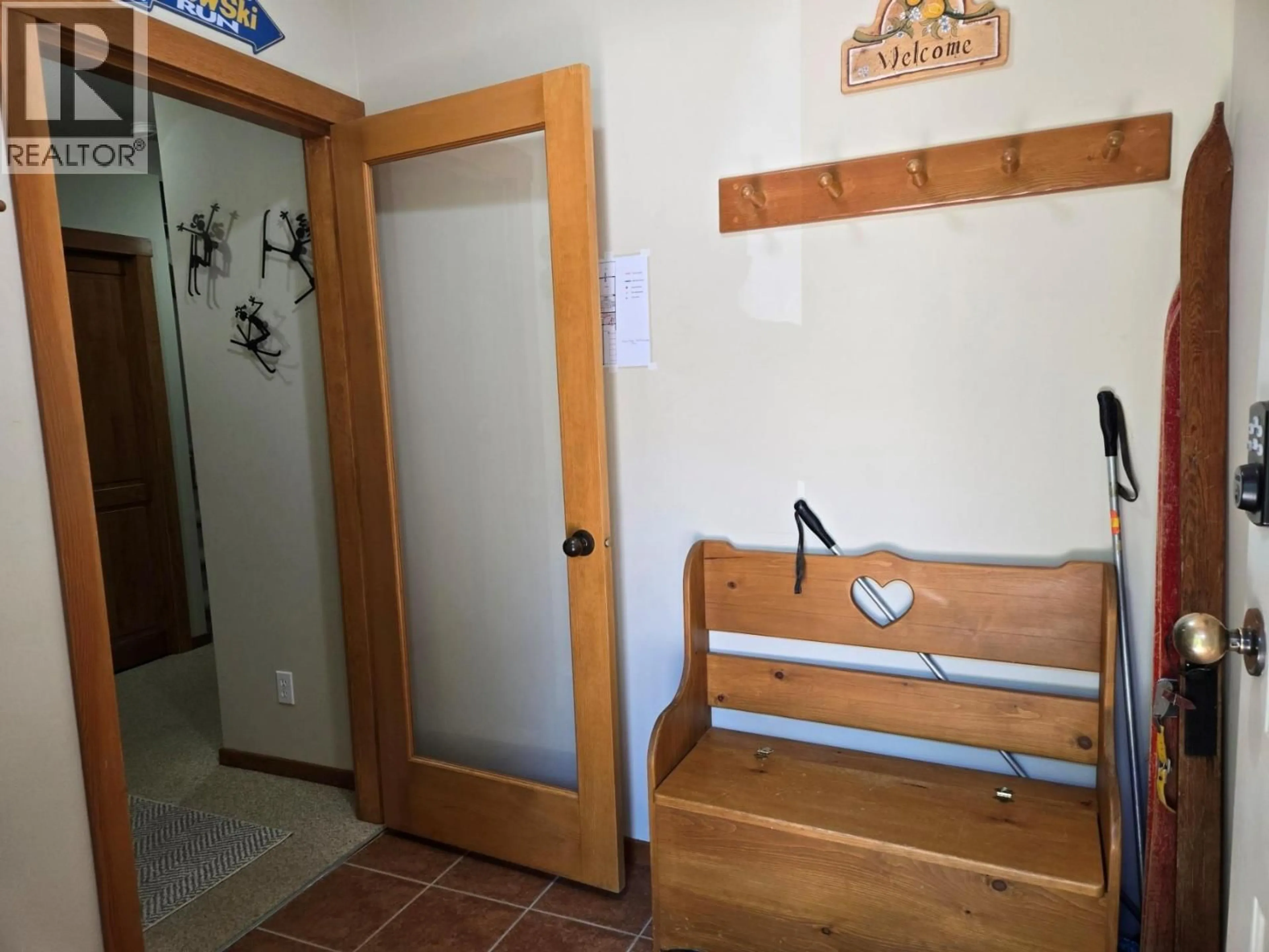 Indoor entryway for 27 - 2075 SUMMIT DRIVE, Panorama British Columbia V0A1T0