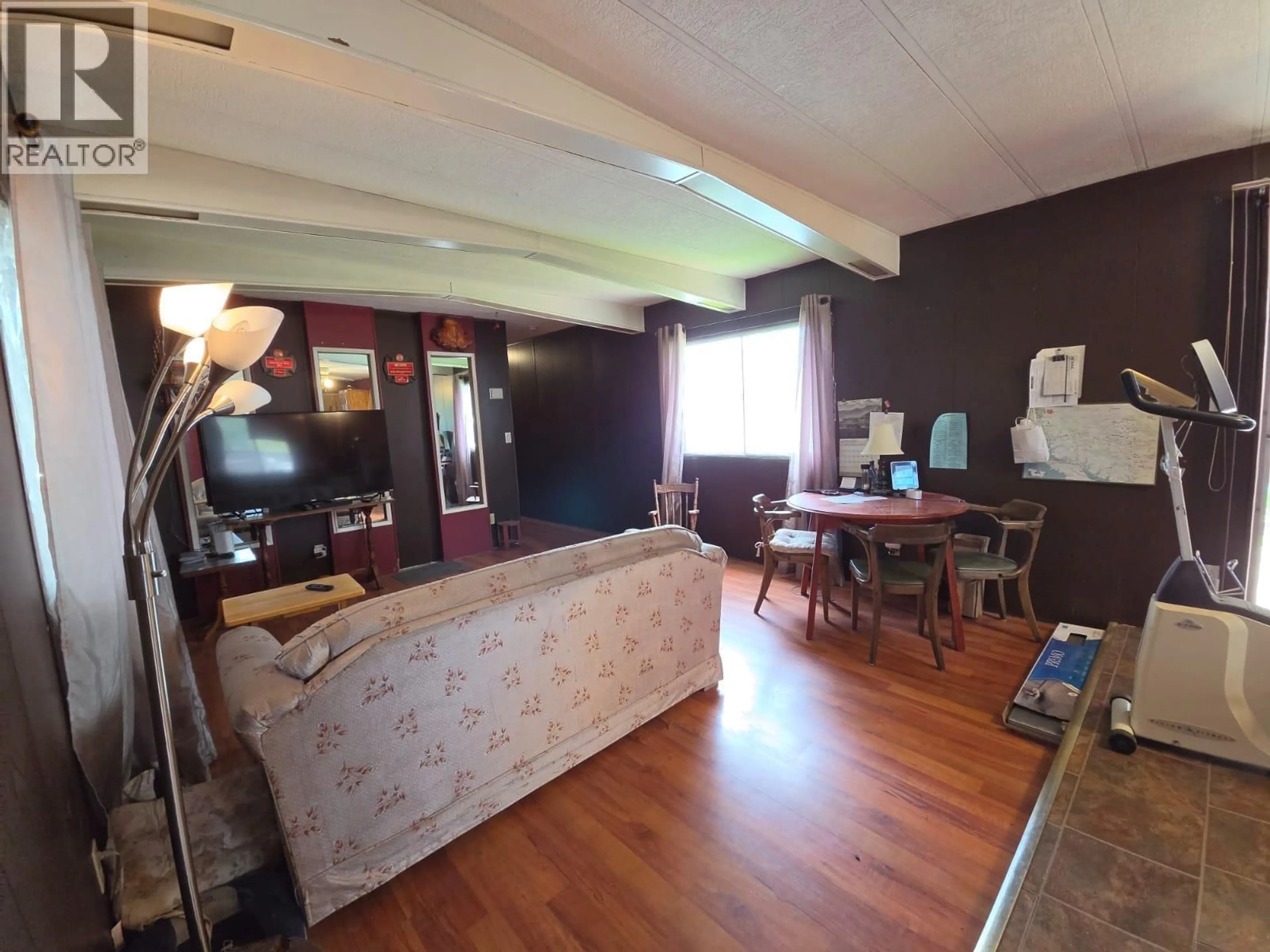 A pic of a room for 5293 44 STREET SOUTHEAST, Chetwynd British Columbia V0C1J0
