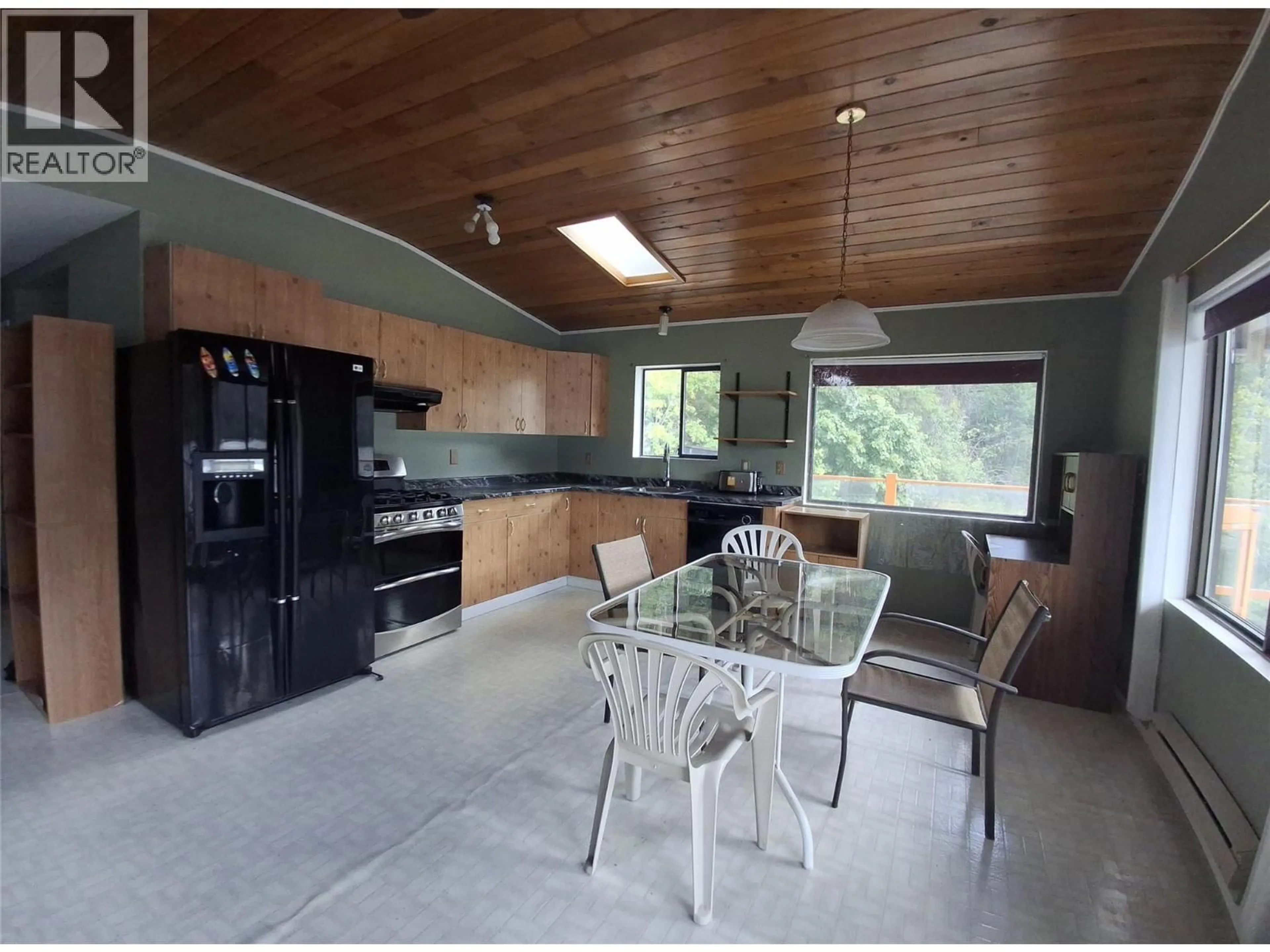 Open concept kitchen, unknown for 2327 CHIEF ATAHM DRIVE, Chase British Columbia V0E1M2