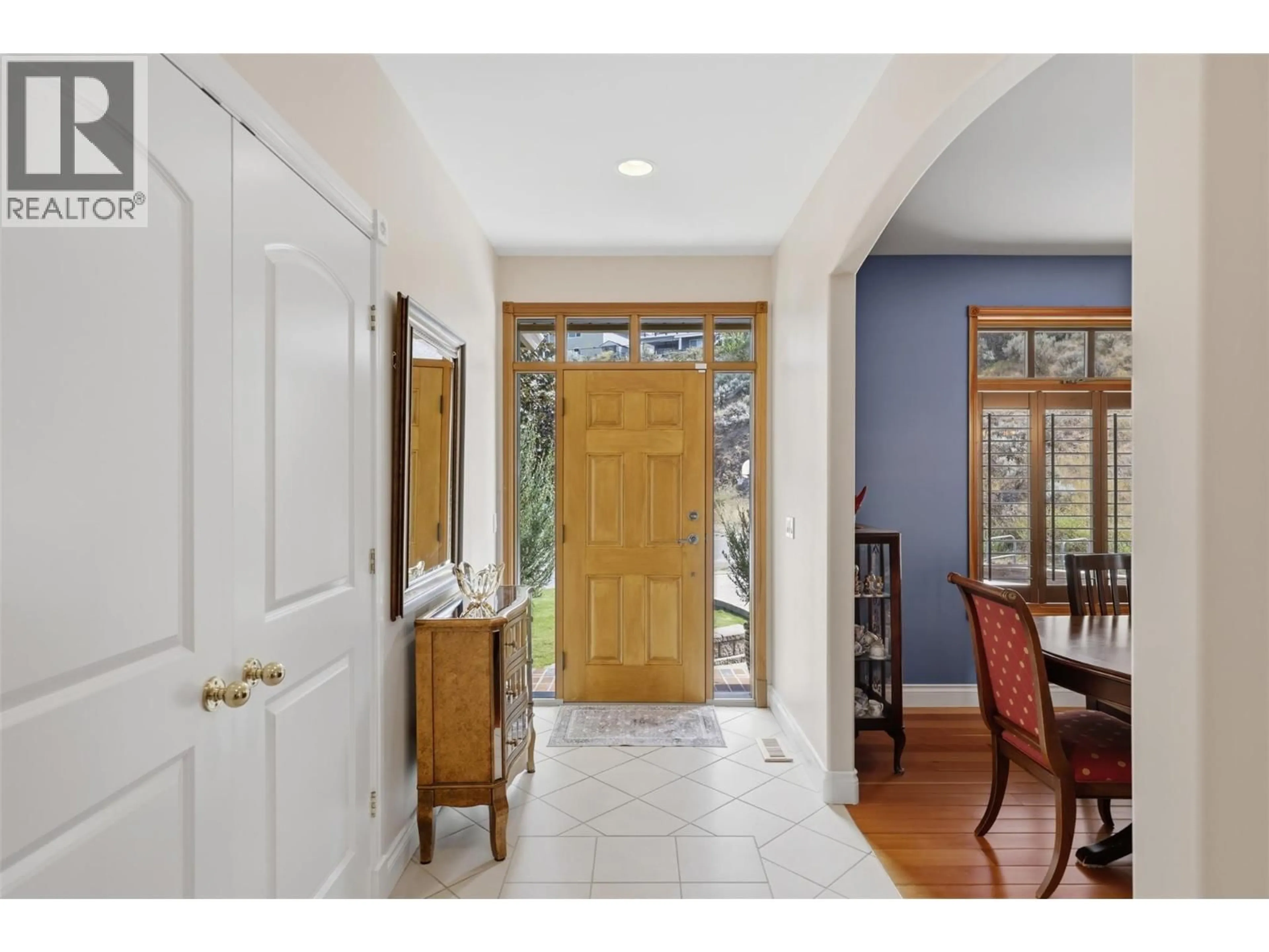 Indoor entryway for 992 QUAIL COURT, Kamloops British Columbia V2B8P2