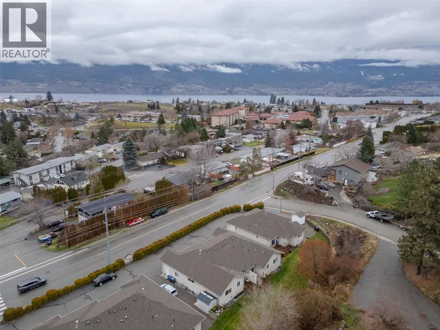 3 - 12612 GIANTS HEAD ROAD, Summerland 4