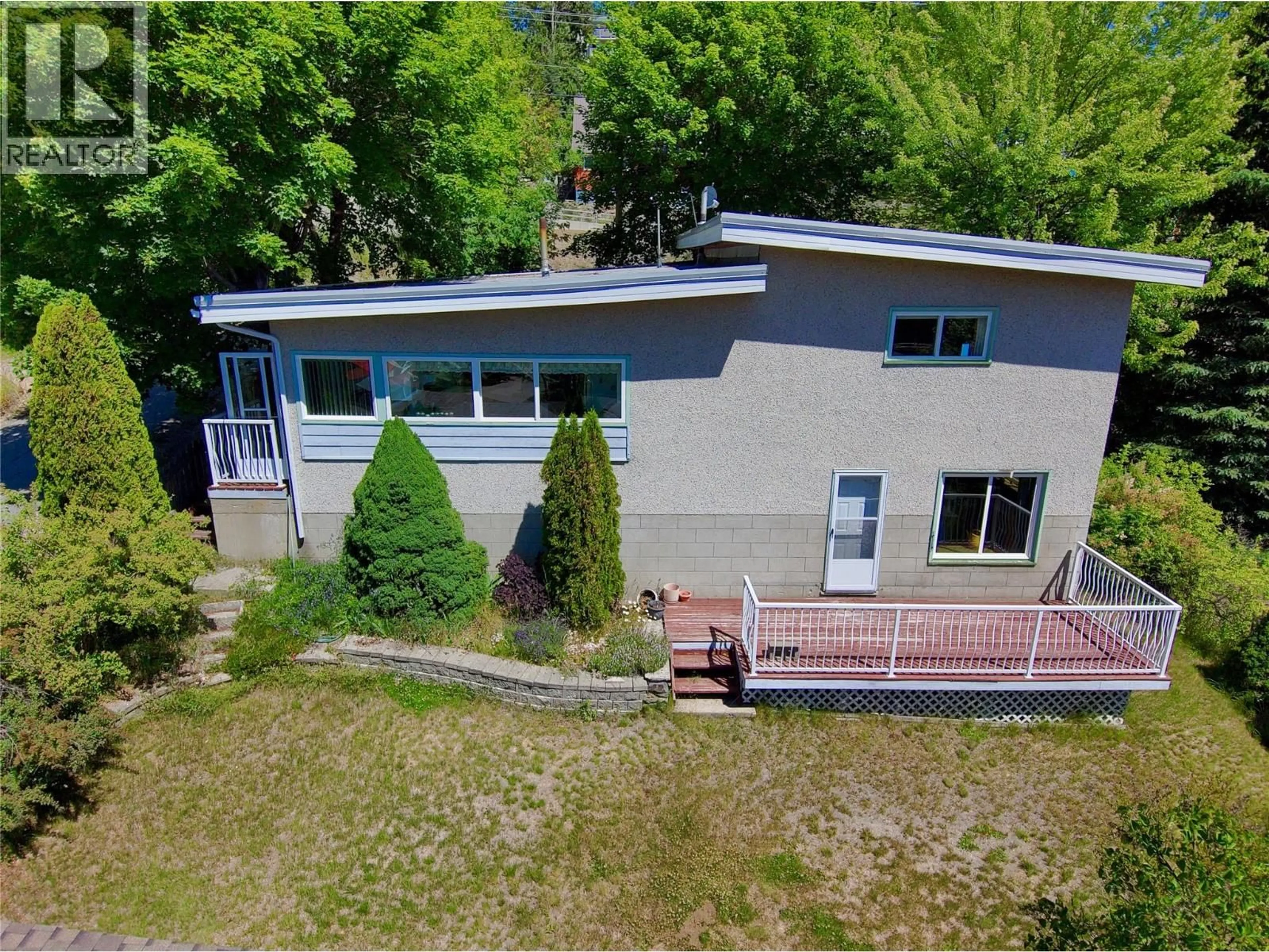 A pic from outside/outdoor area/front of a property/back of a property/a pic from drone, unknown for 1603 HARASIN ALLEY, Rossland British Columbia V0G1Y0
