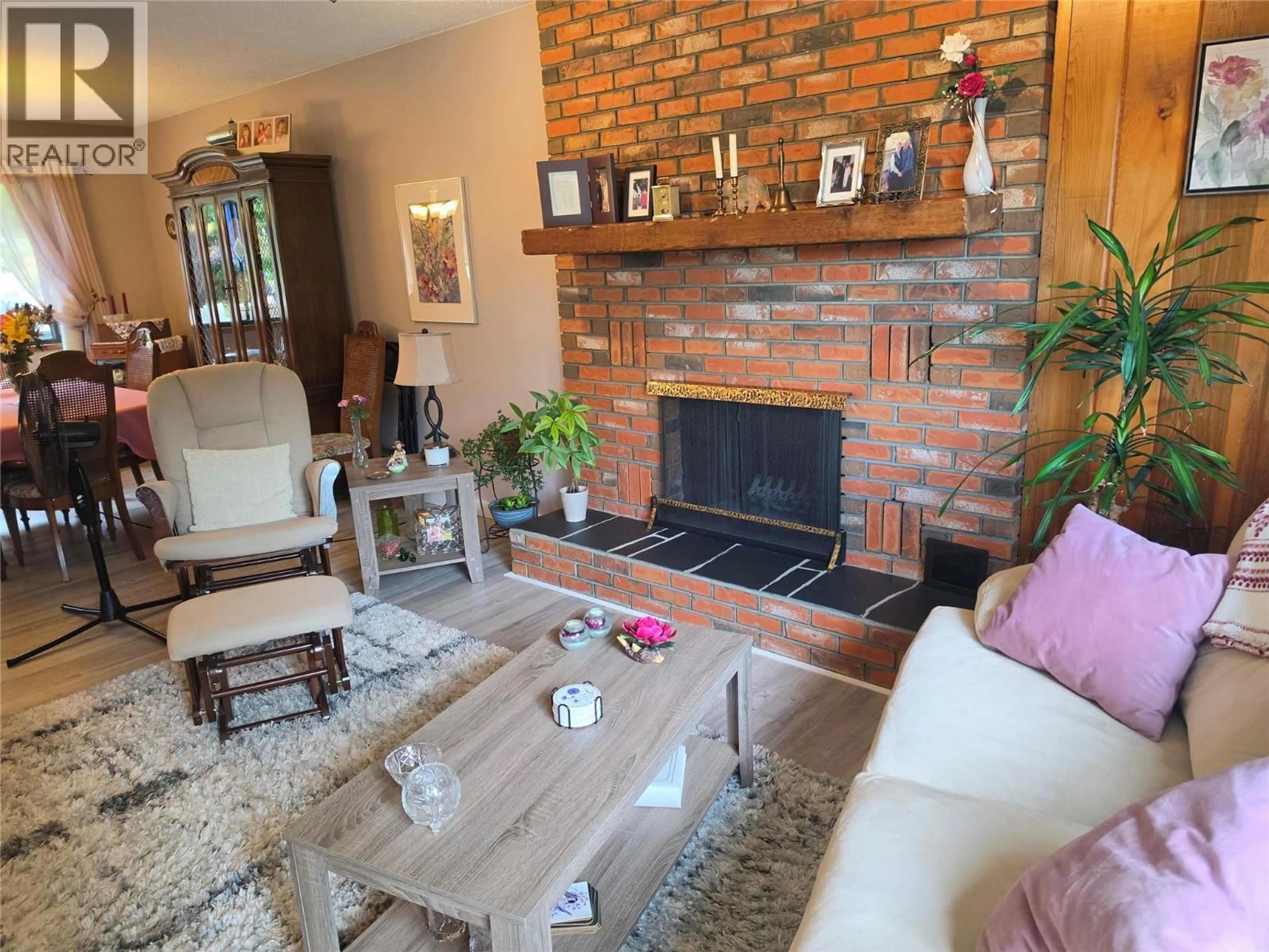 Living room with furniture, unknown for 2201 FALLS STREET, Nelson British Columbia V1L1K6