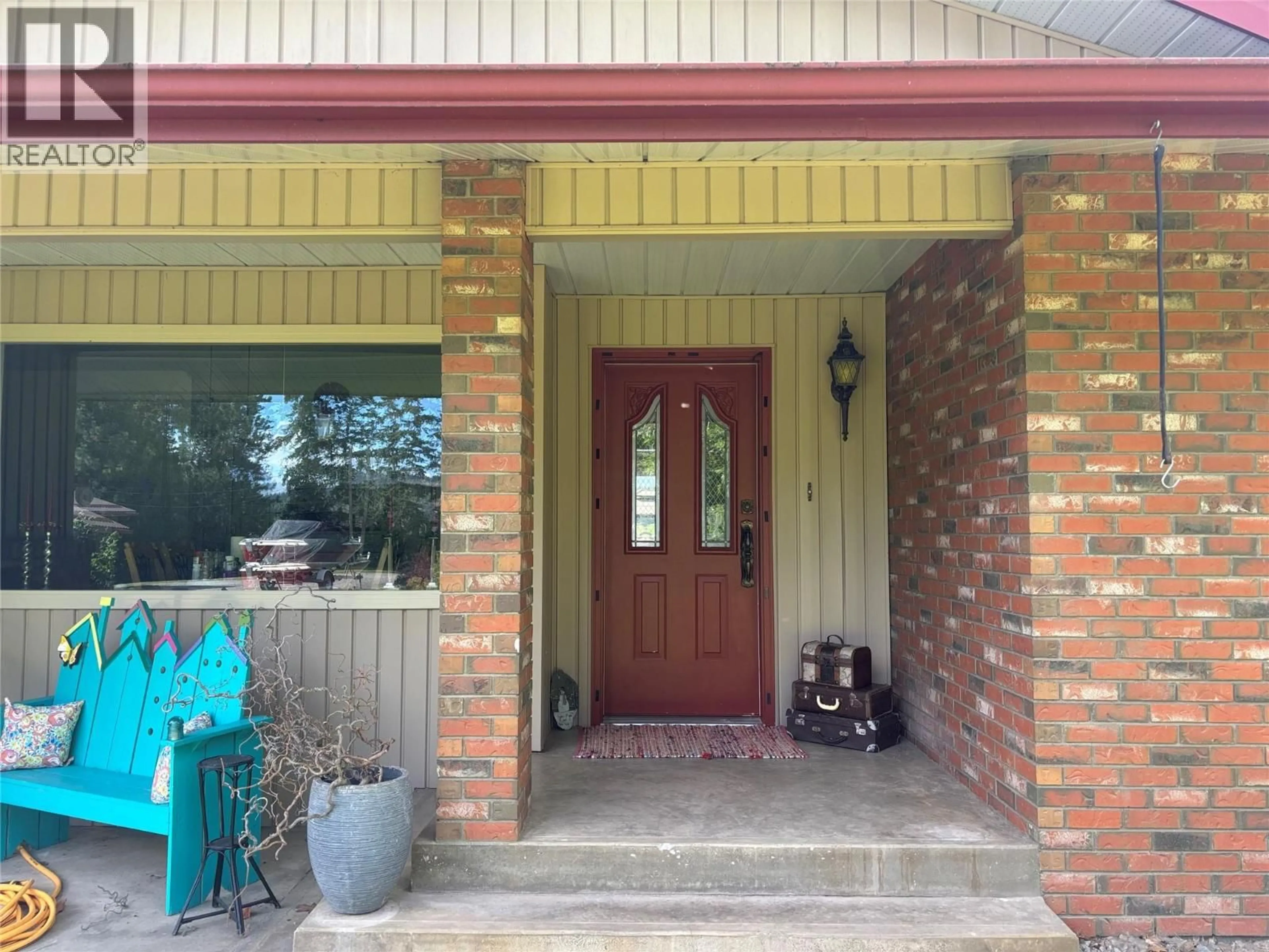 Indoor entryway for 5045 SCHUBERT ROAD, Armstrong British Columbia V4Y0M3