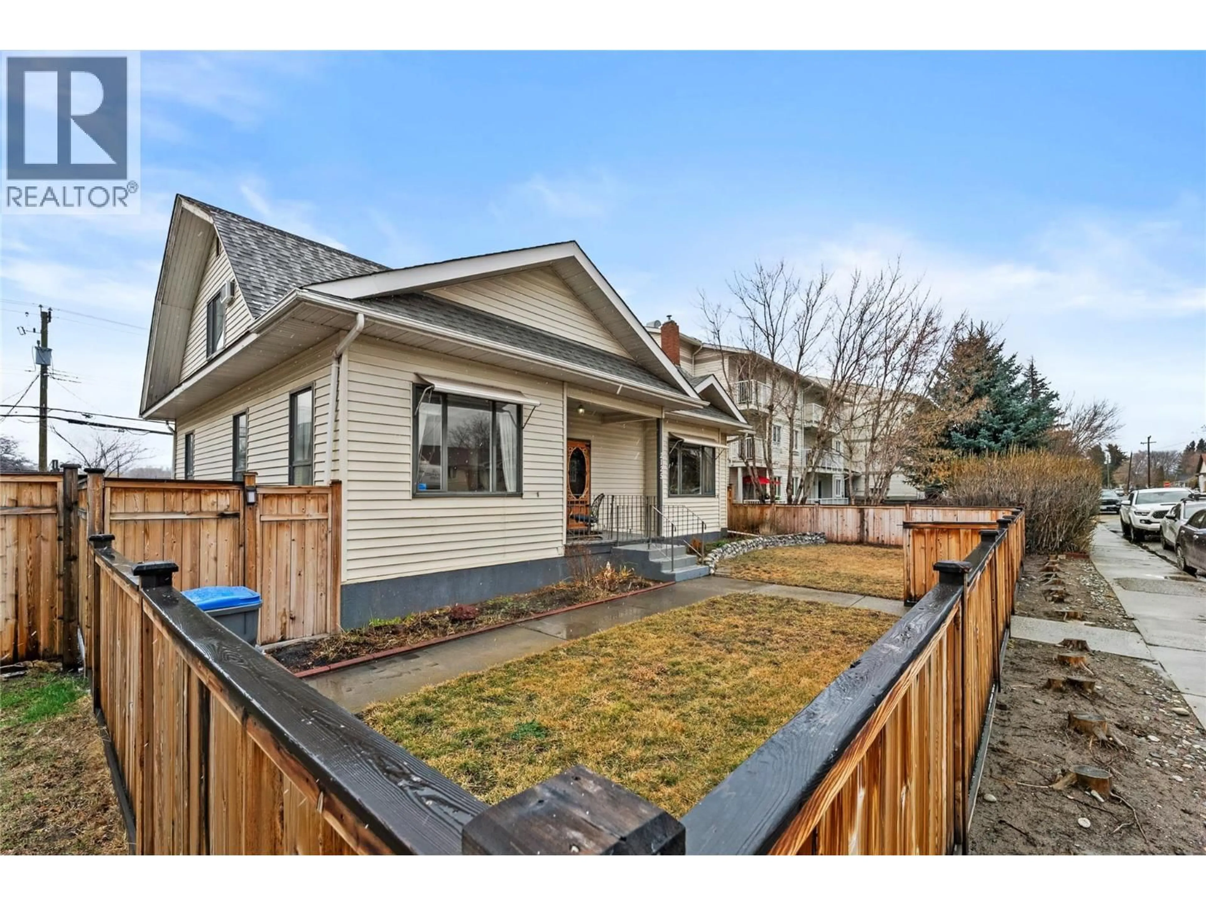 Home with vinyl exterior material, street for 2125 GRANITE AVENUE, Merritt British Columbia V1K1B8