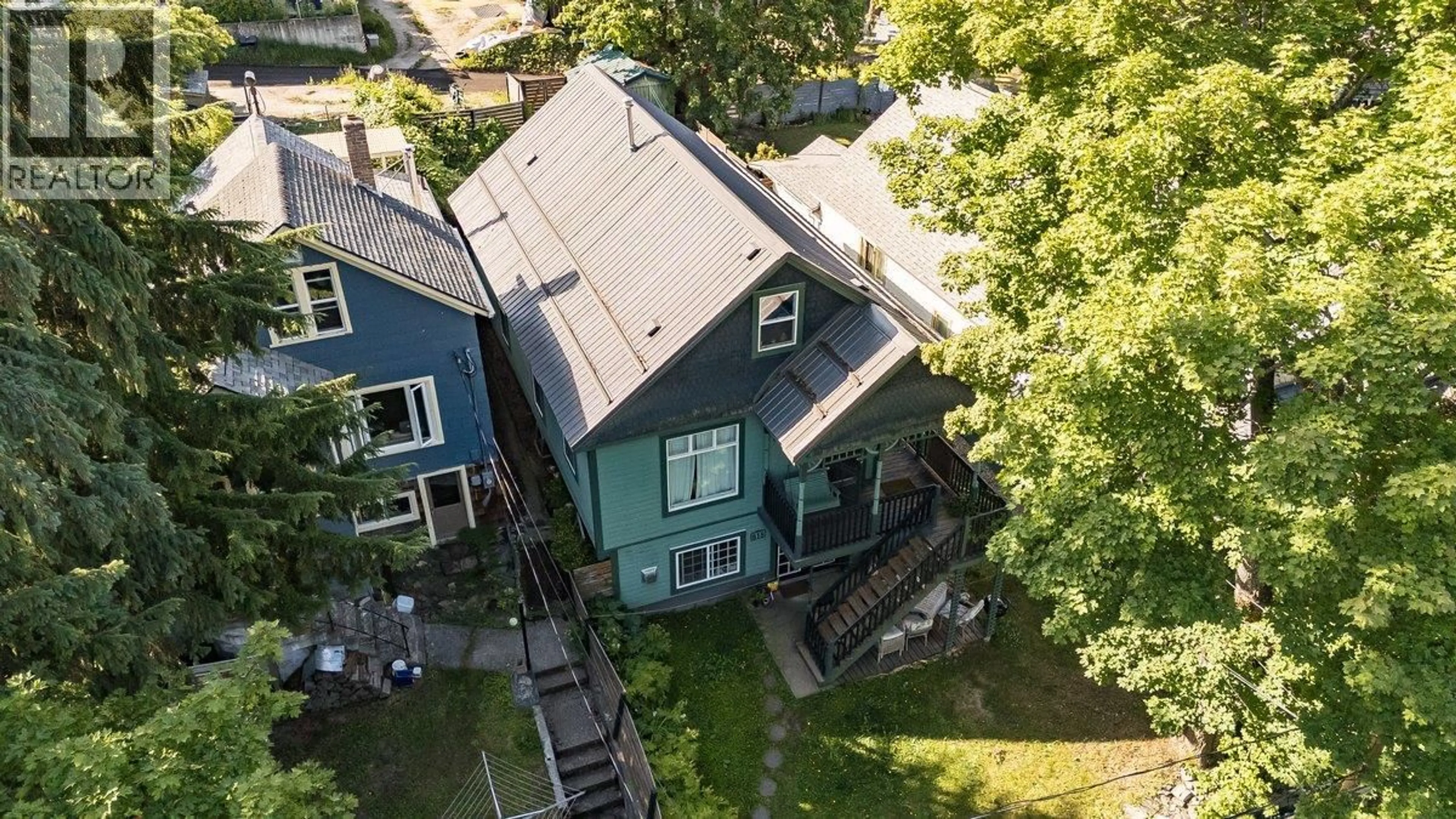 A pic from outside/outdoor area/front of a property/back of a property/a pic from drone, unknown for 818 MILL STREET, Nelson British Columbia V1L4S7