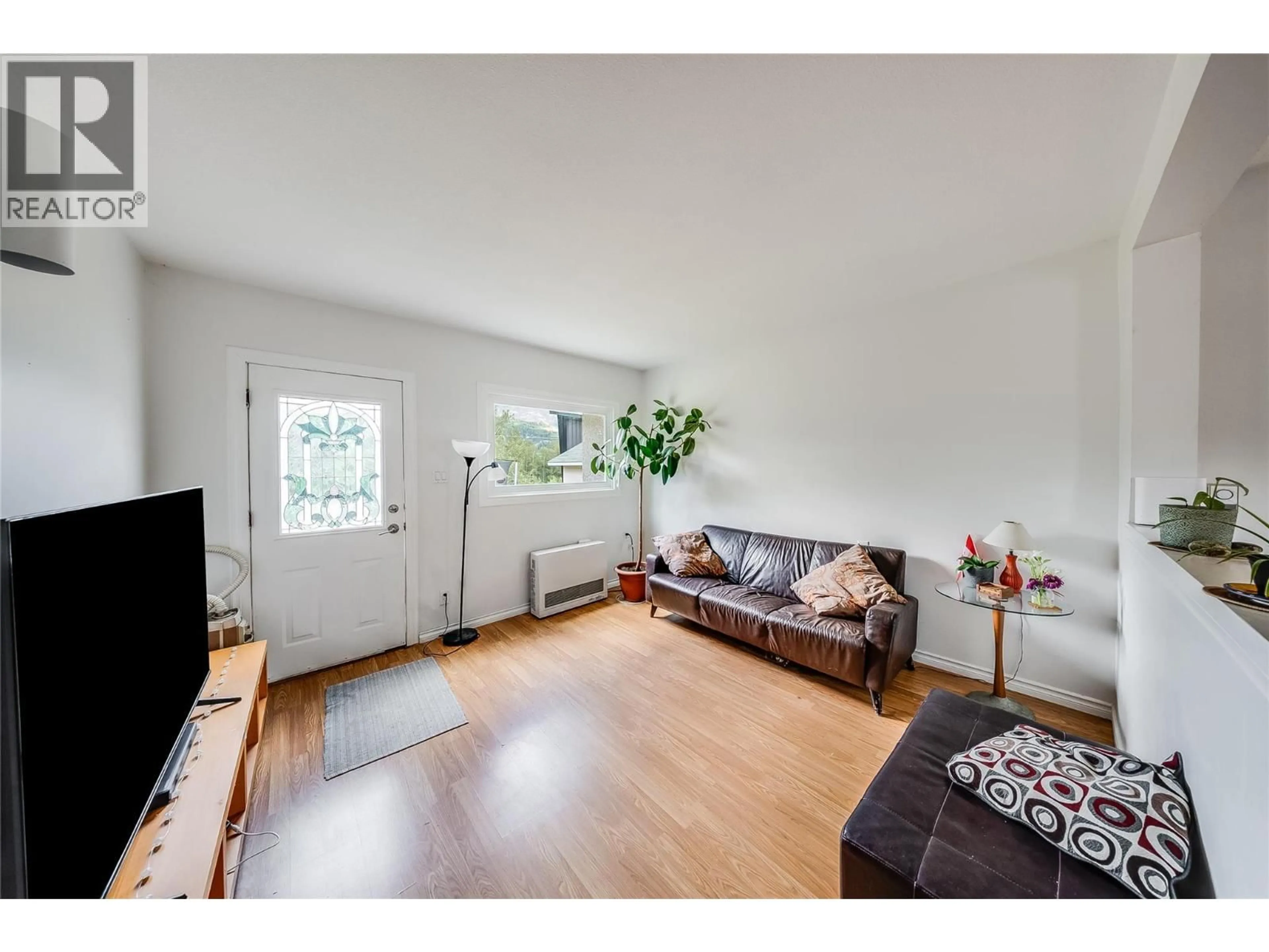 Living room with furniture, unknown for 502 3RD AVENUE, Castlegar British Columbia V1N1Y2