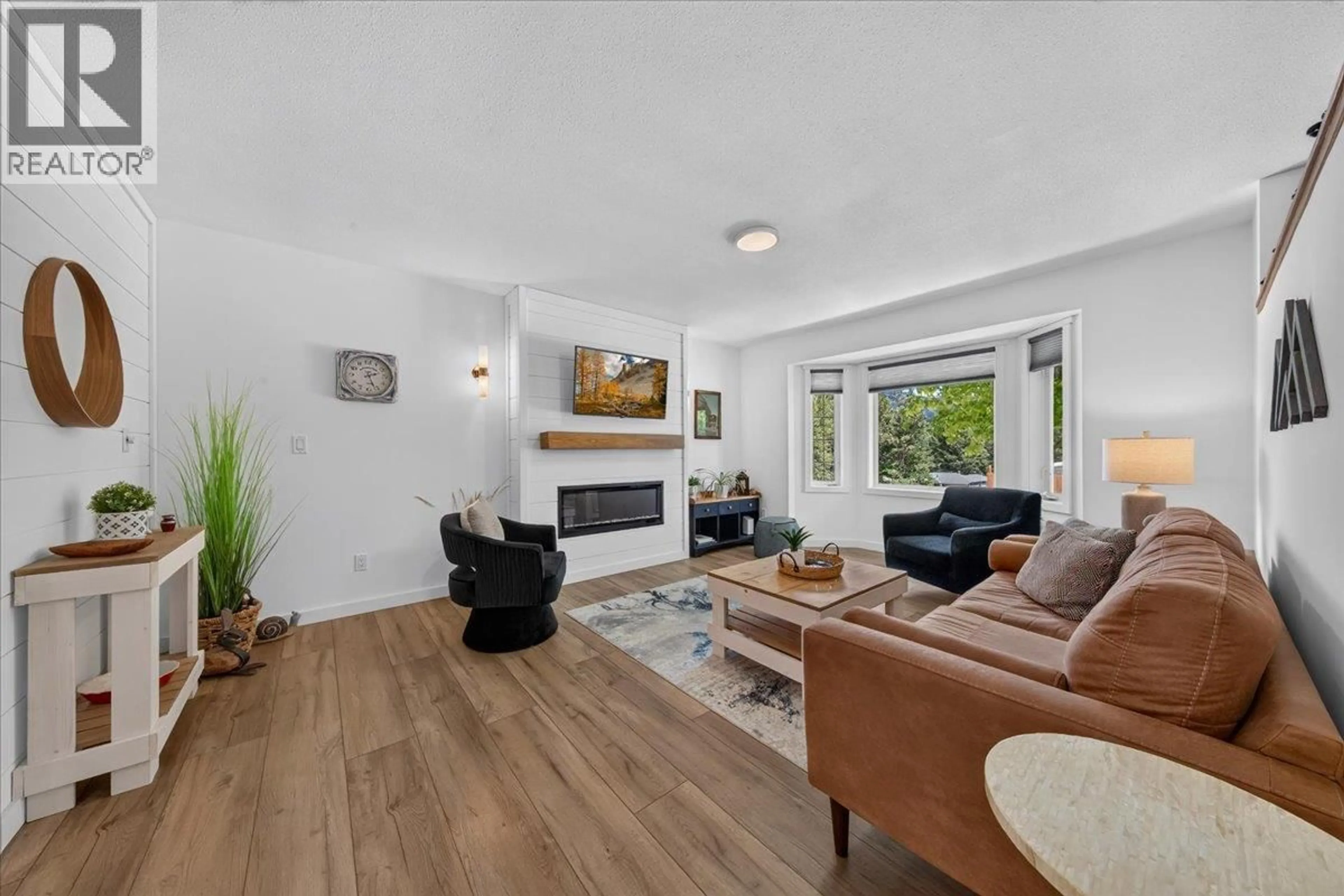 Living room with furniture, unknown for 1810 15TH AVENUE, Invermere British Columbia V0A1K4