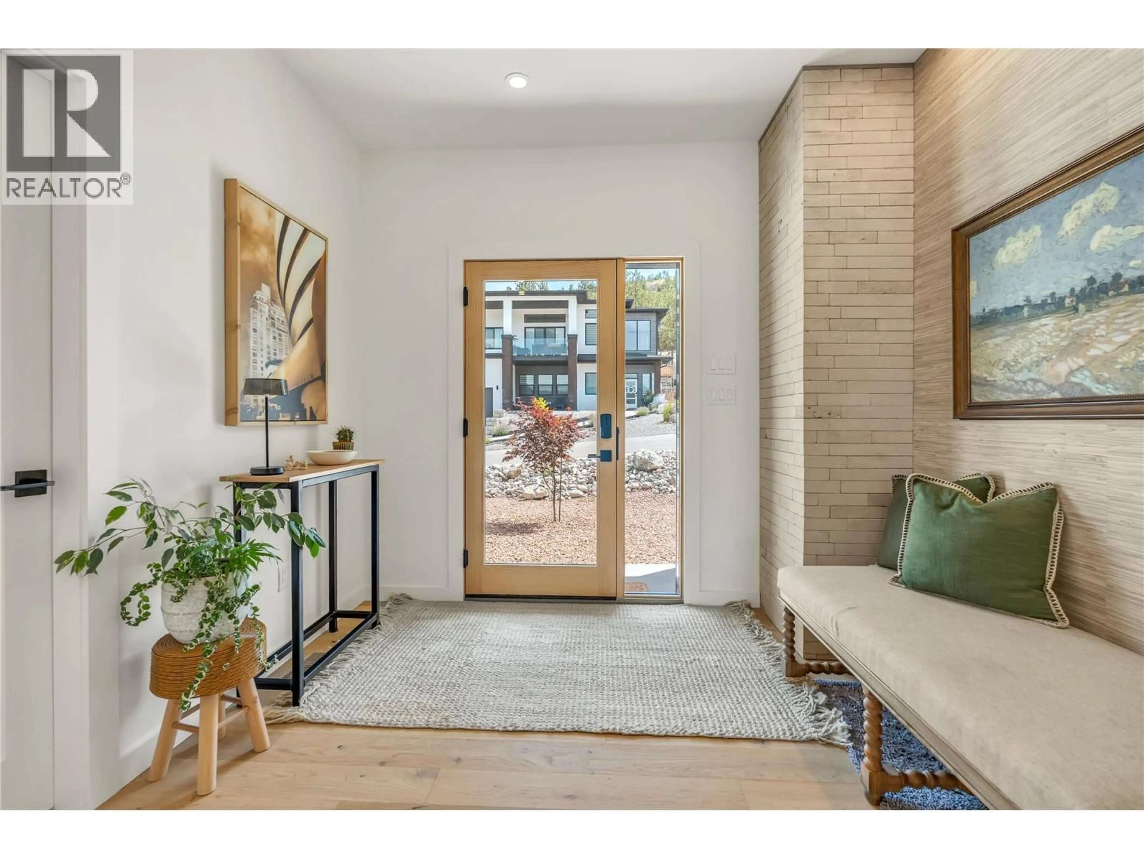 Indoor entryway for 2775 HAWTHORN DRIVE, Penticton British Columbia V2A0C2