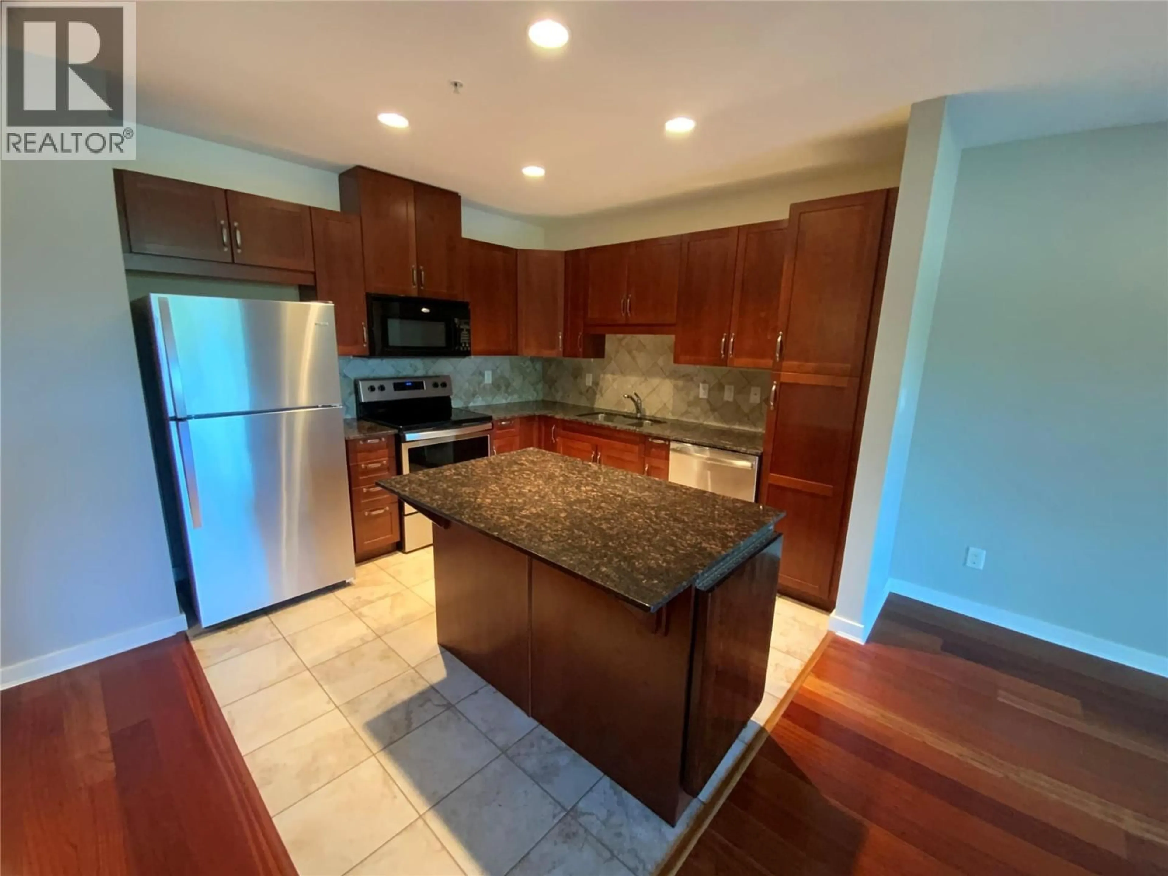 Open concept kitchen, unknown for 101 - 3301 SKAHA LAKE ROAD, Penticton British Columbia V2A6G6