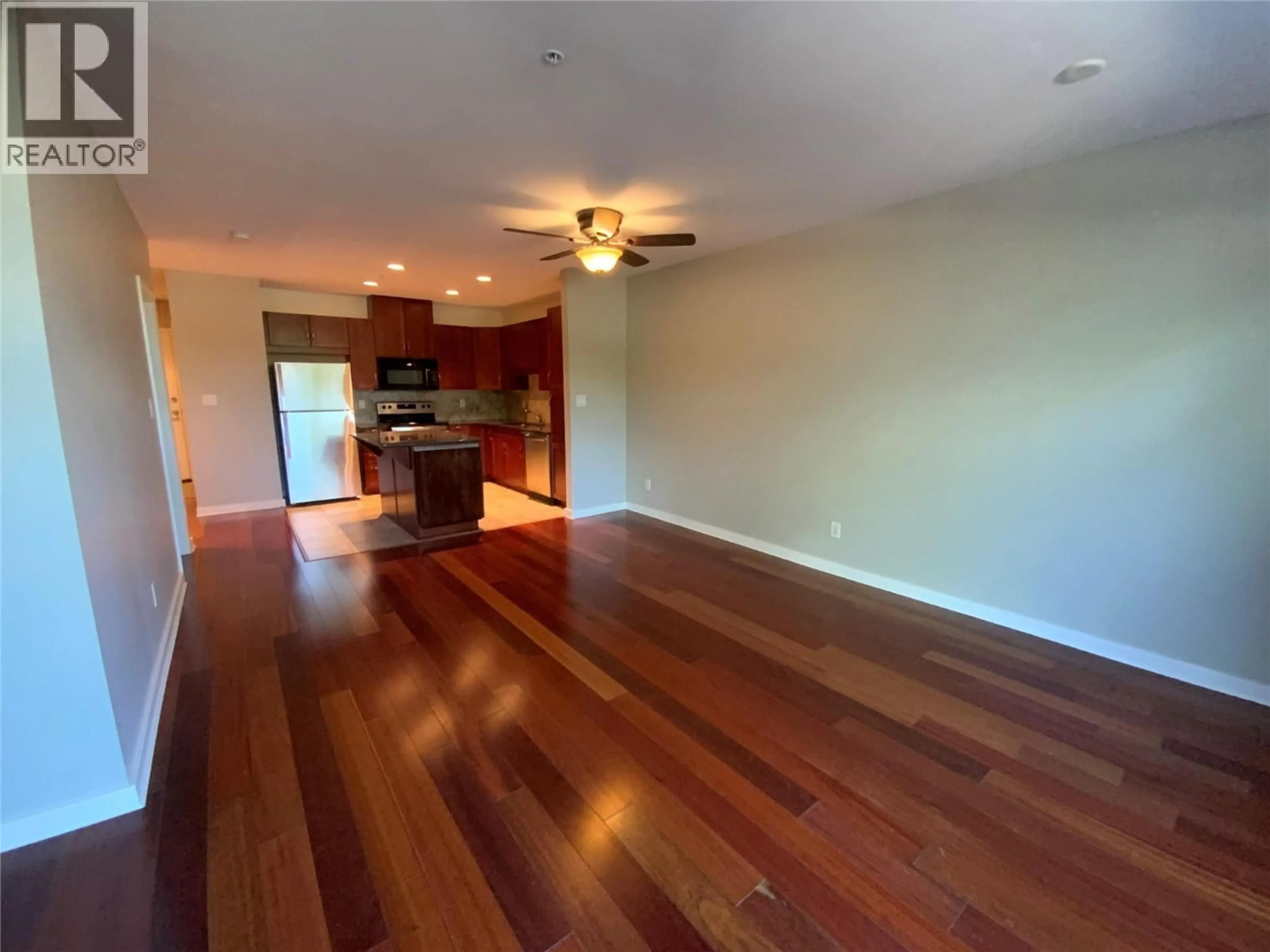 A pic of a room for 101 - 3301 SKAHA LAKE ROAD, Penticton British Columbia V2A6G6