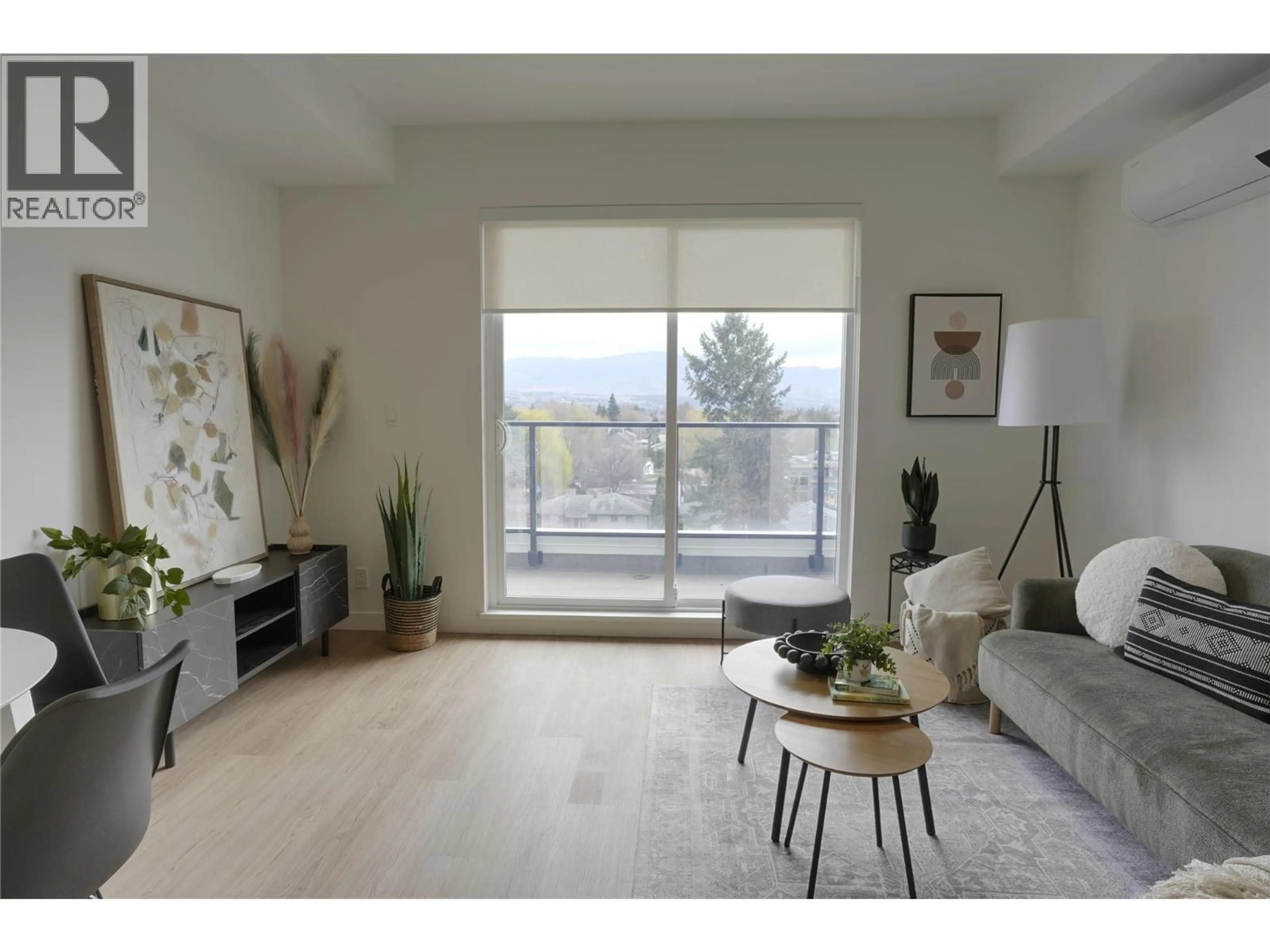 Living room with furniture, unknown for 408 - 1380 PRIDHAM AVENUE, Kelowna British Columbia V1Y6B5