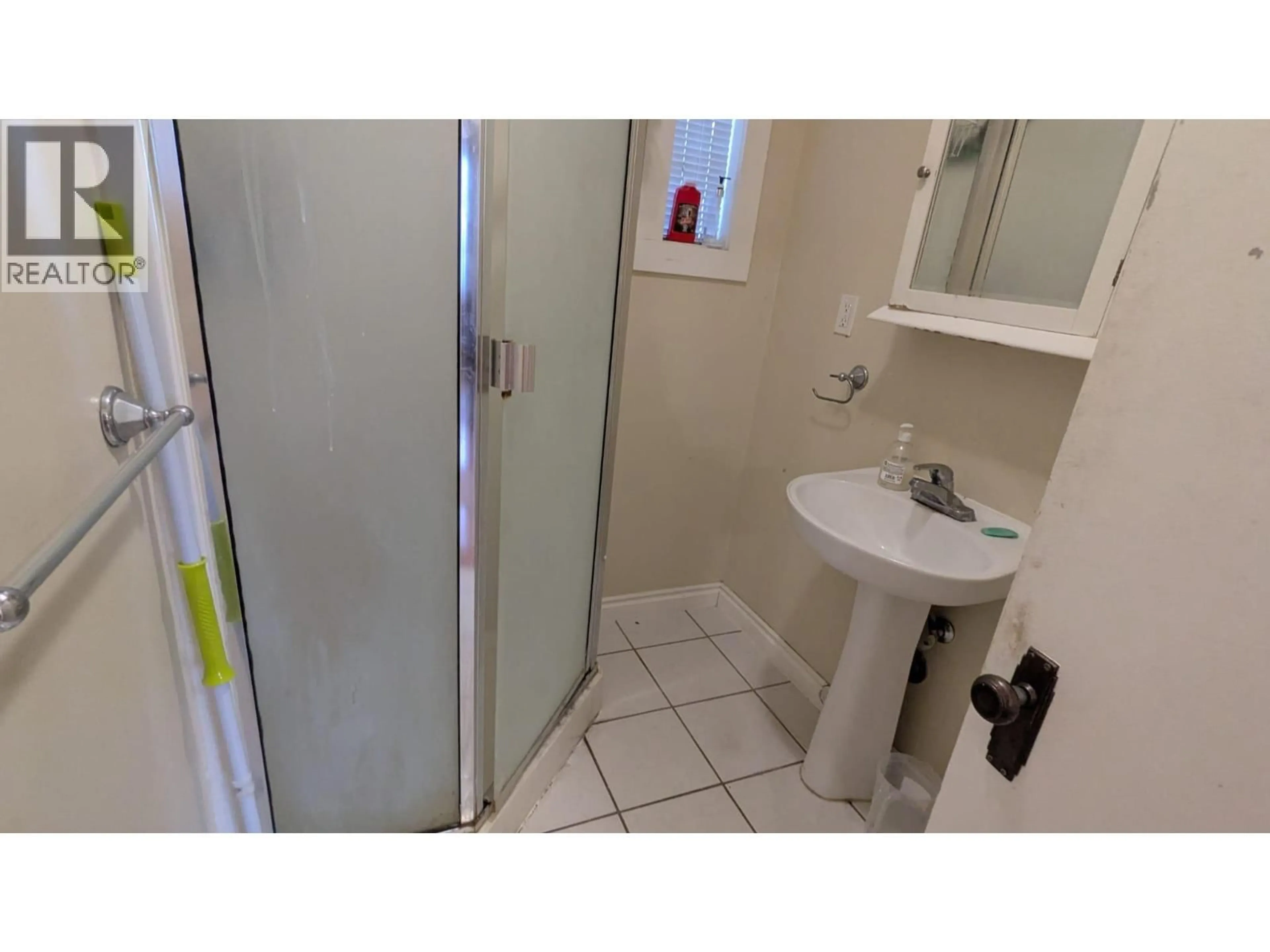 Standard bathroom, unknown for 105 PONTO ROAD, Kelowna British Columbia V1X2G2