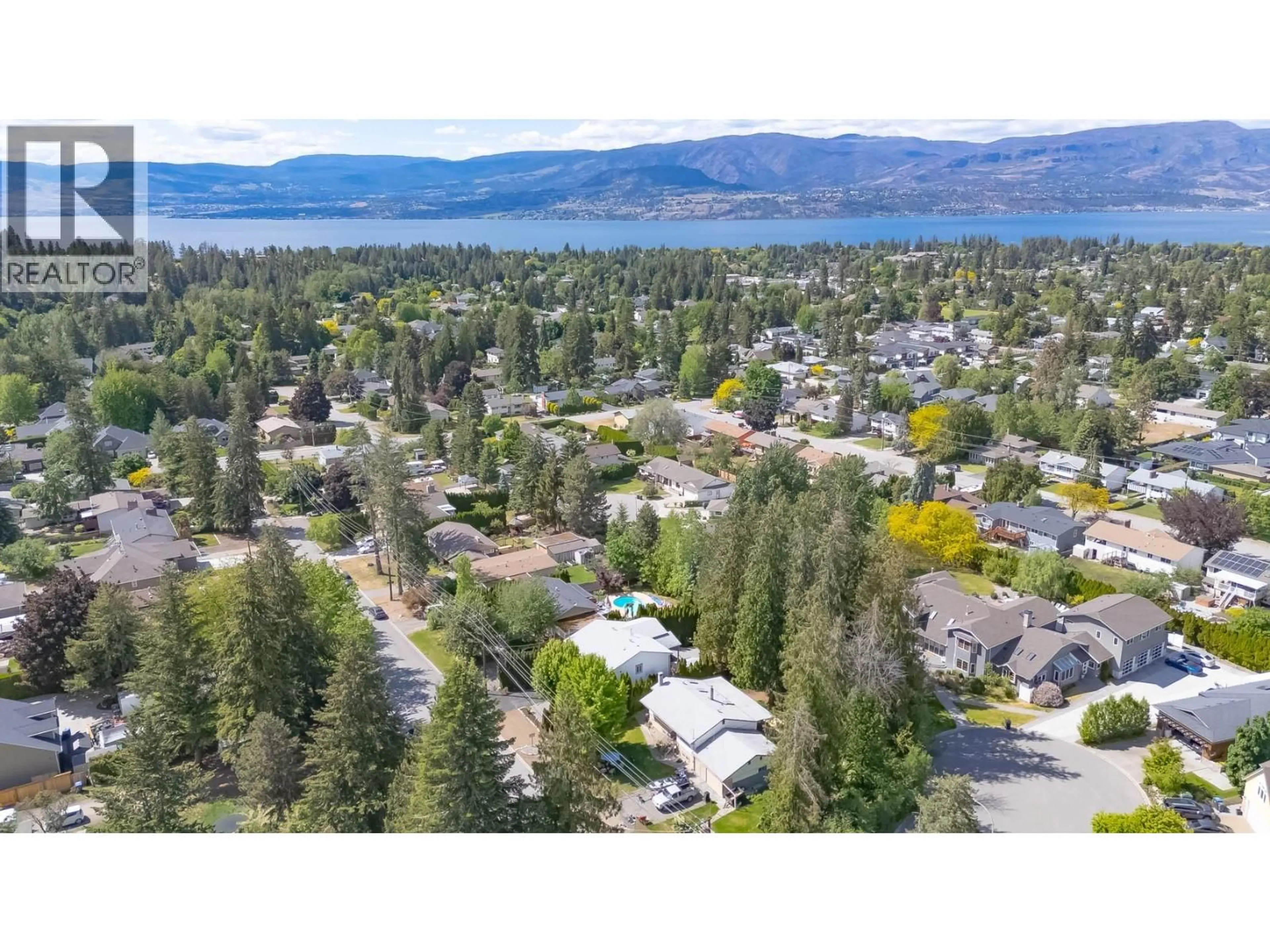A pic from outside/outdoor area/front of a property/back of a property/a pic from drone, unknown for 842 RAYMER ROAD, Kelowna British Columbia V1W1J8