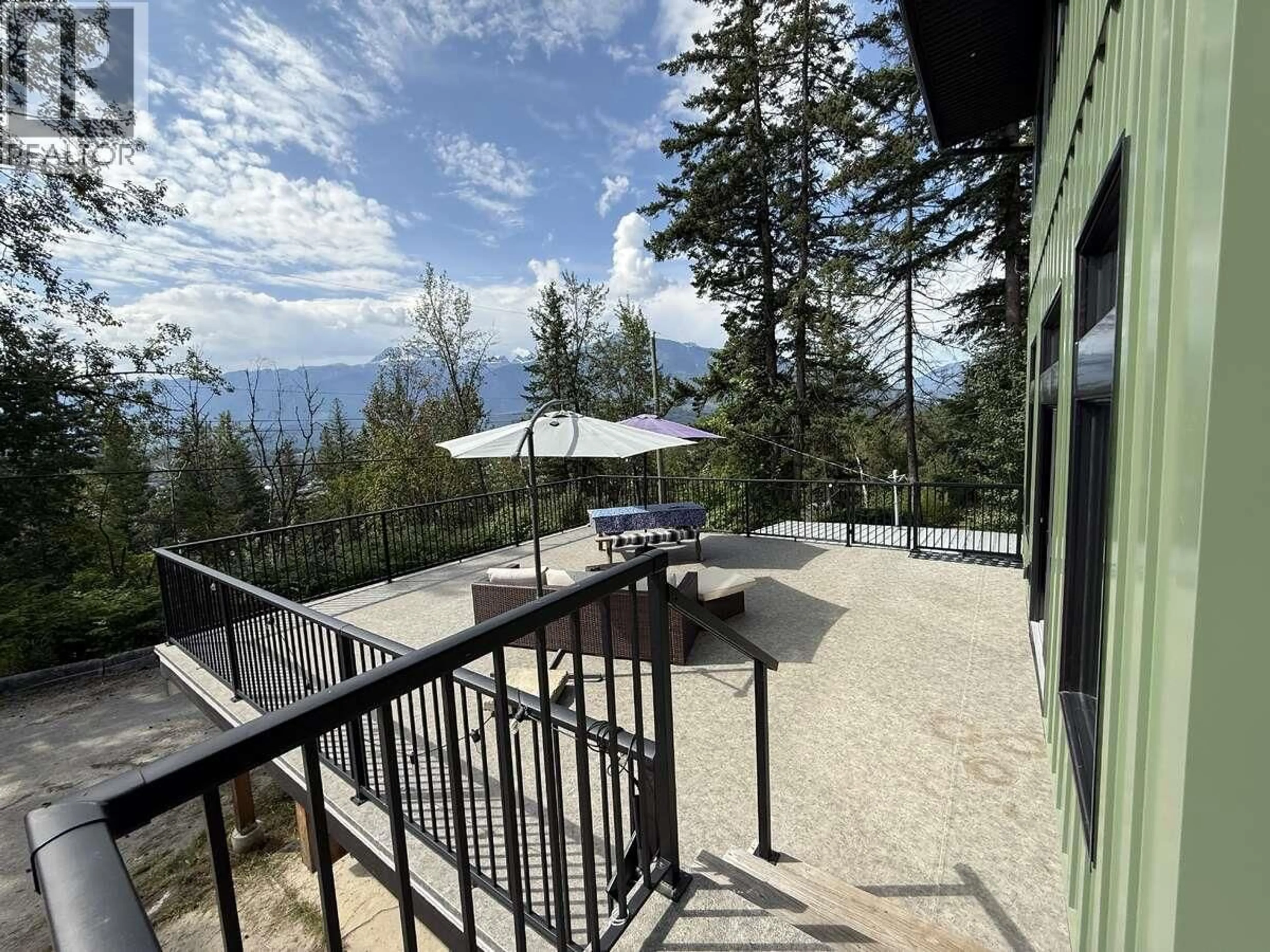 Patio, mountain view for 588 ALPINE LANE EAST, Revelstoke British Columbia V0E2S0