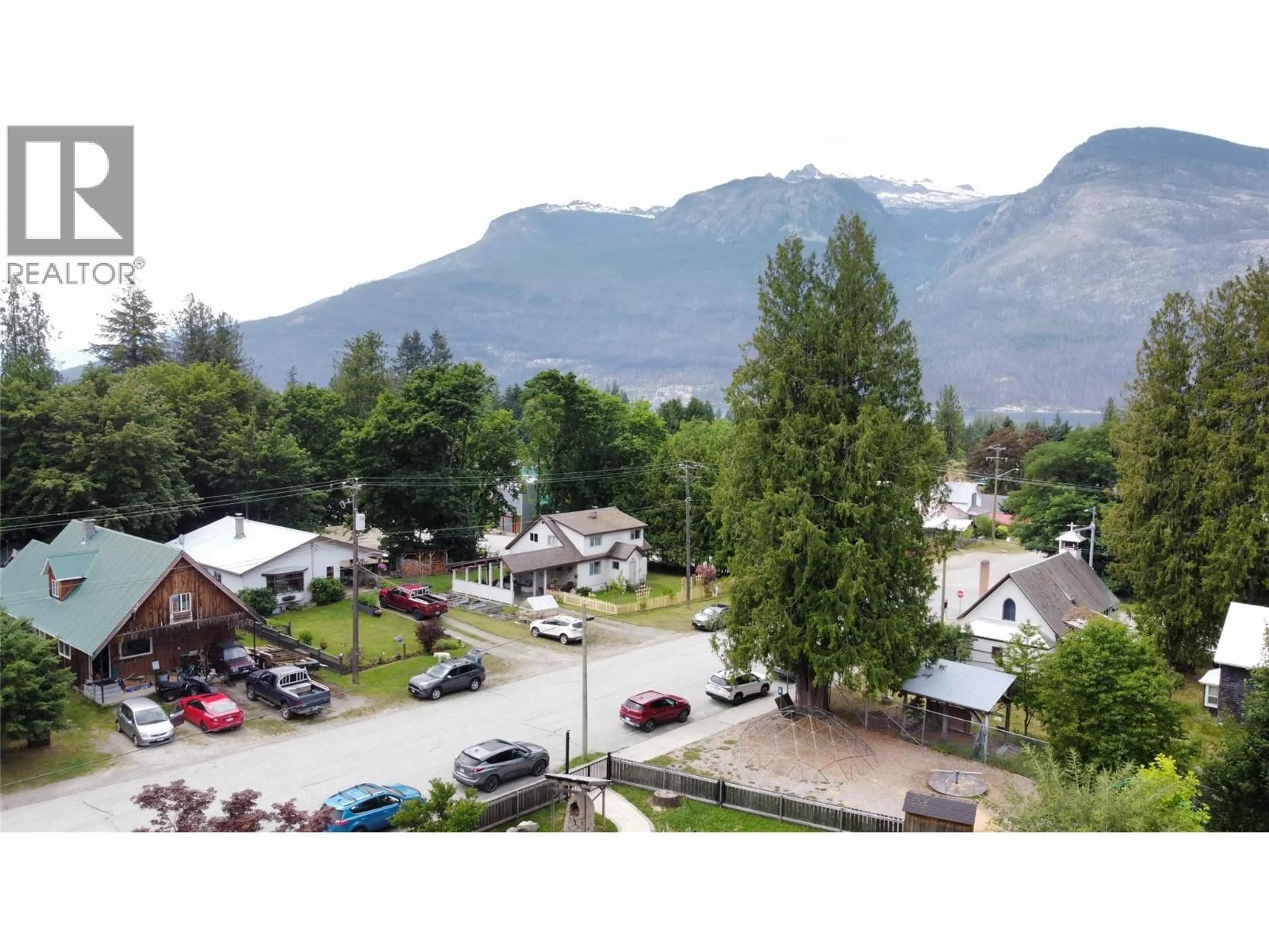 A pic from outside/outdoor area/front of a property/back of a property/a pic from drone, mountain view for 503 7TH AVENUE, New Denver British Columbia V0G1S1