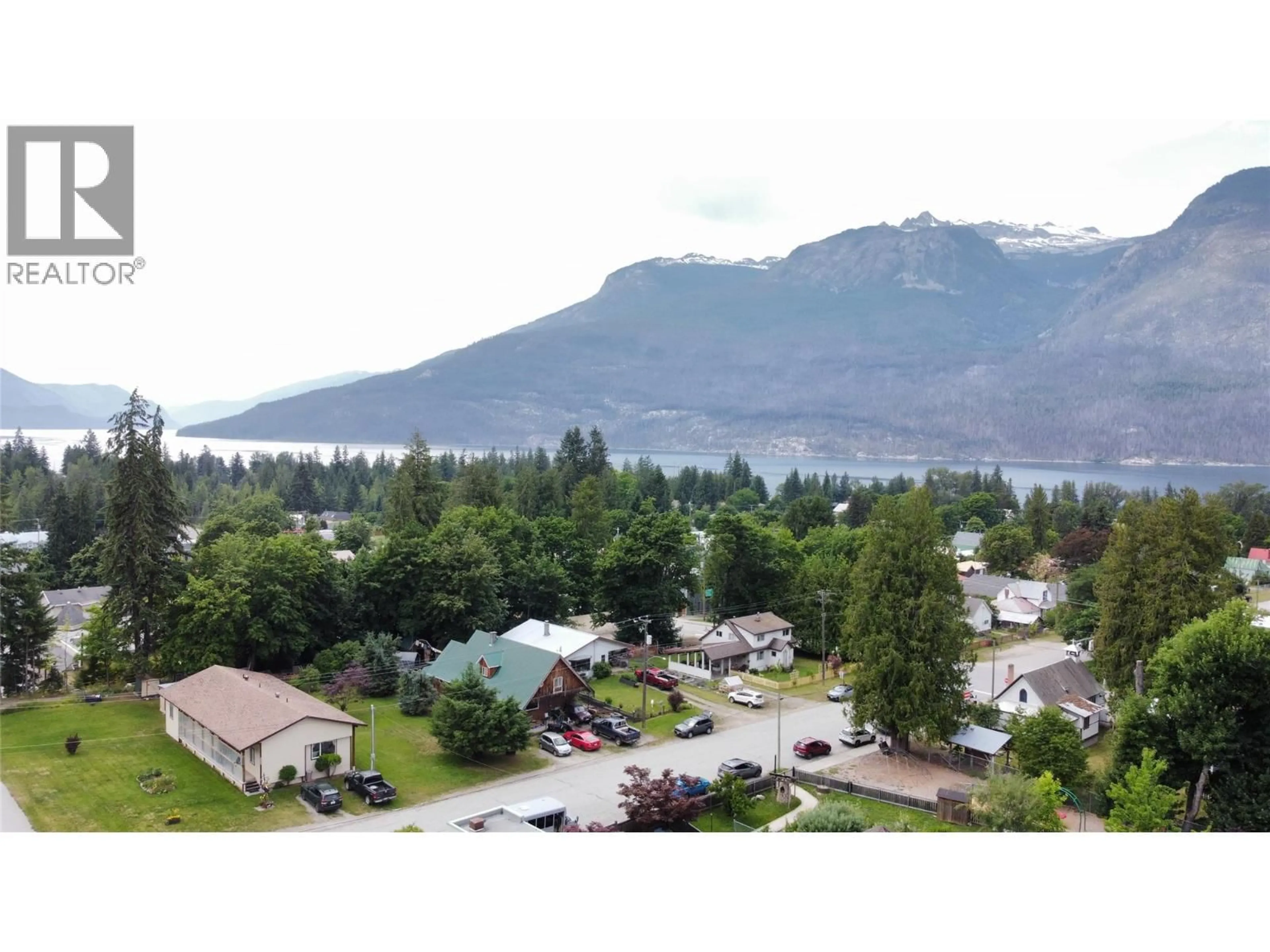 A pic from outside/outdoor area/front of a property/back of a property/a pic from drone, mountain view for 503 7TH AVENUE, New Denver British Columbia V0G1S1
