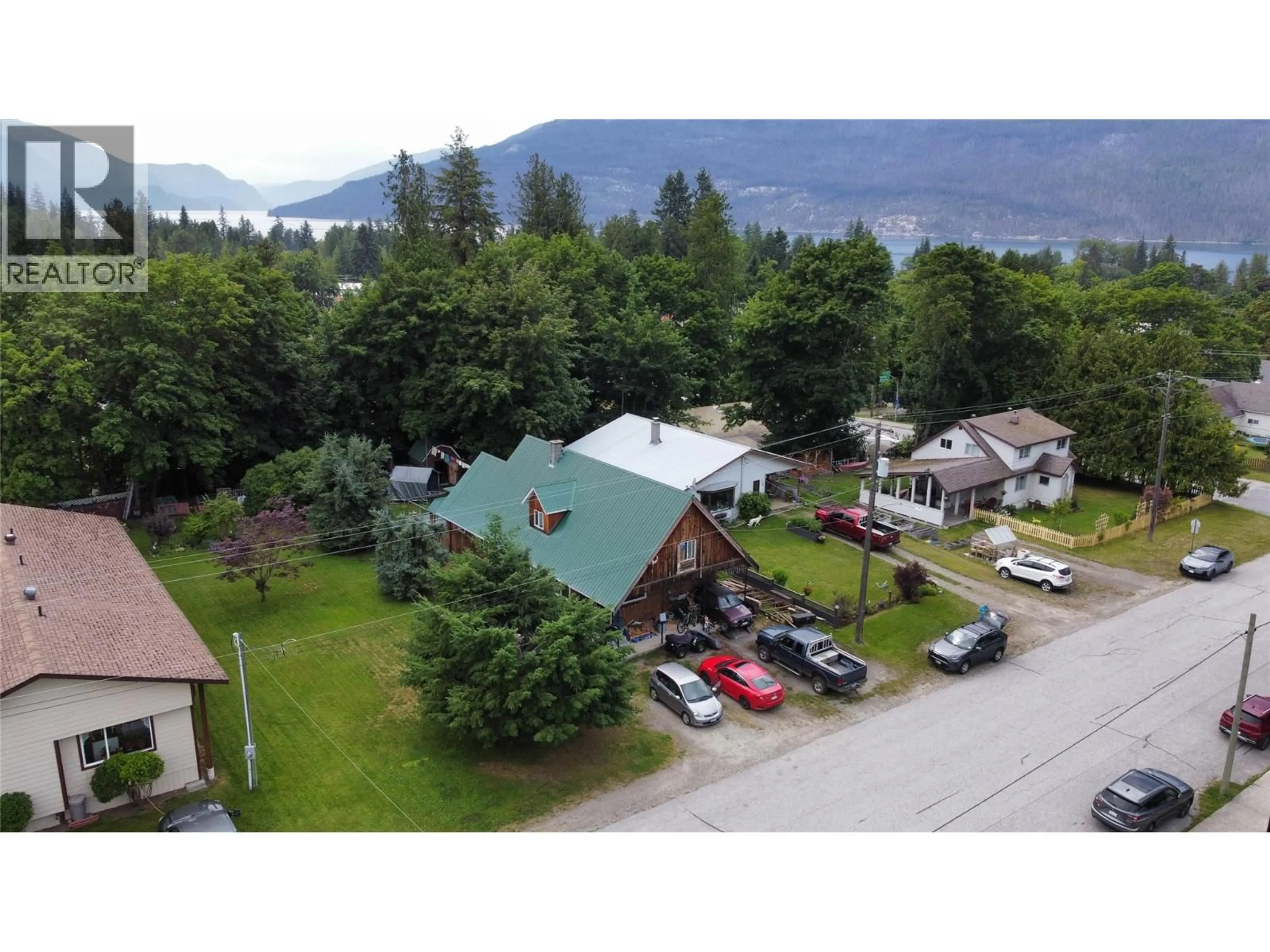 A pic from outside/outdoor area/front of a property/back of a property/a pic from drone, mountain view for 503 7TH AVENUE, New Denver British Columbia V0G1S1